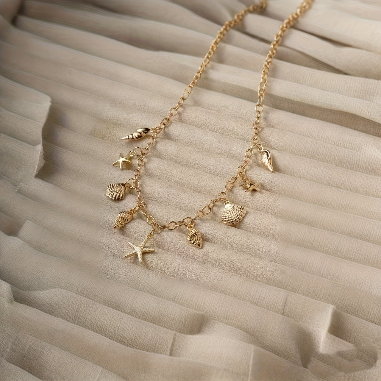 Ocean Style Gold Necklace Shell and Starfish Pendant Summer Beach Jewelry for Women