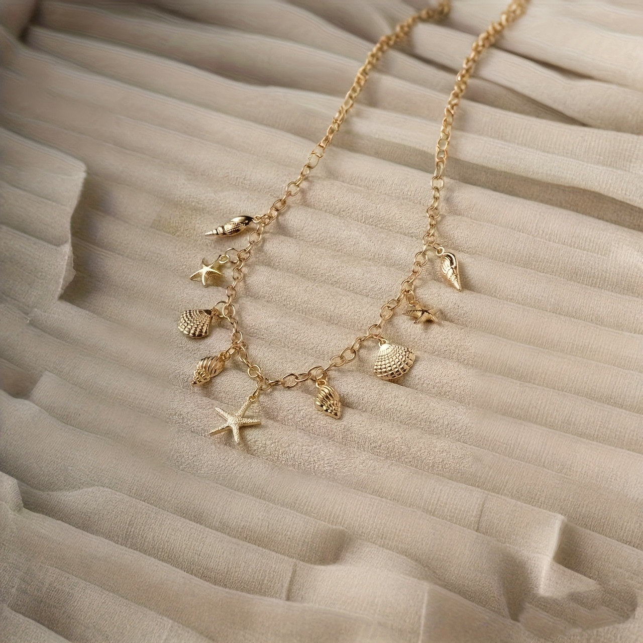 Ocean Style Gold Necklace Shell and Starfish Pendant Summer Beach Jewelry for Women
