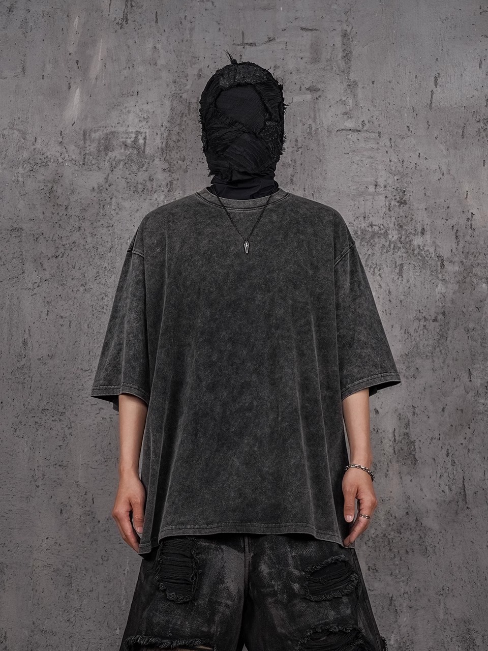 UNDERWATER Mottled Black Basic Tee