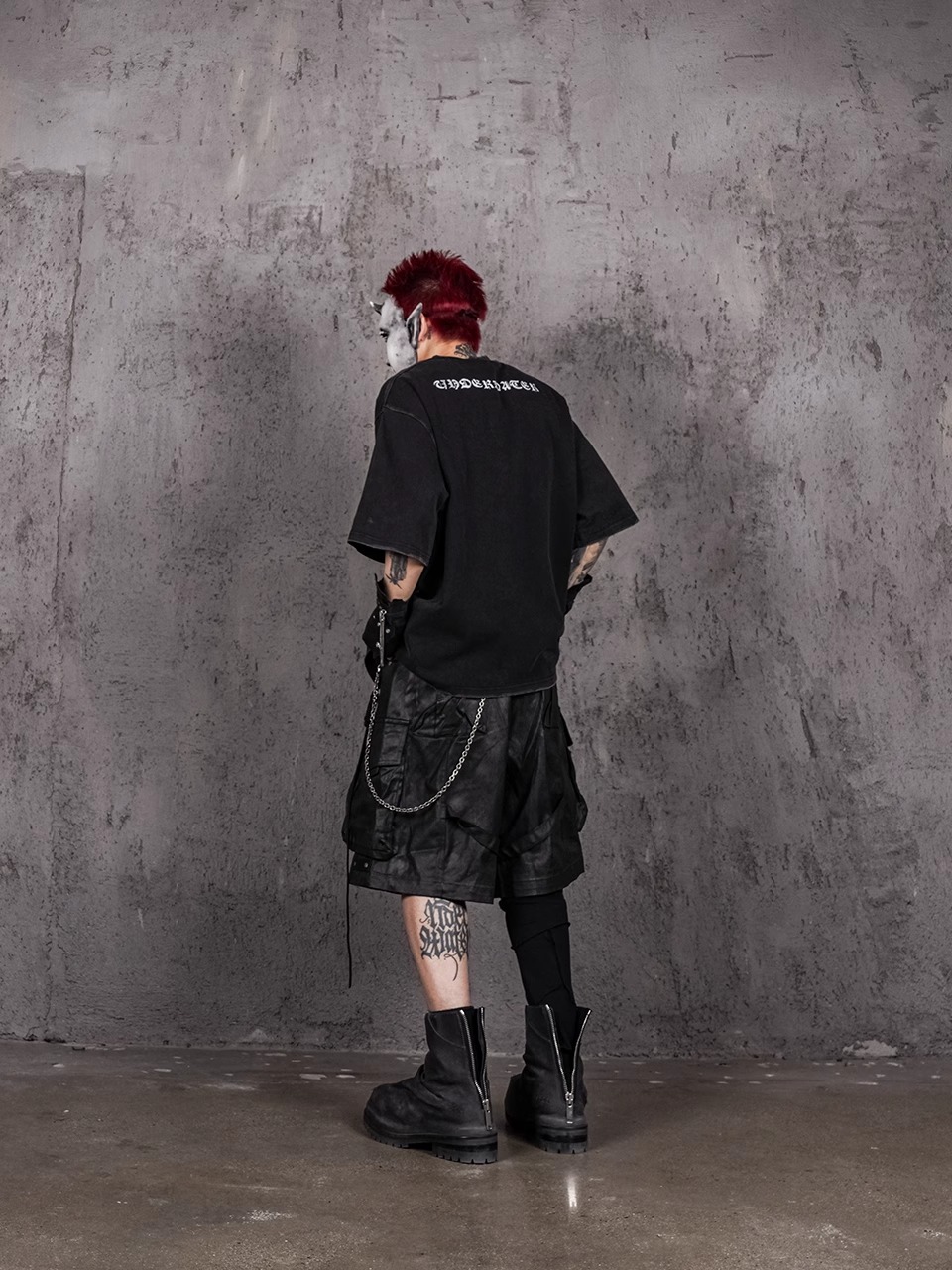 UNDERWATER Haunt Fang Shorts