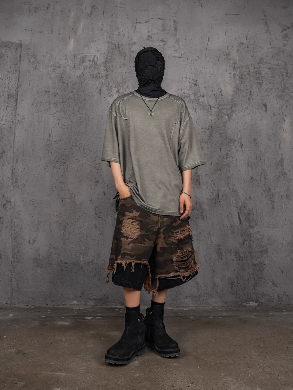 UNDERWATER Wasteland Devil Structure Tee