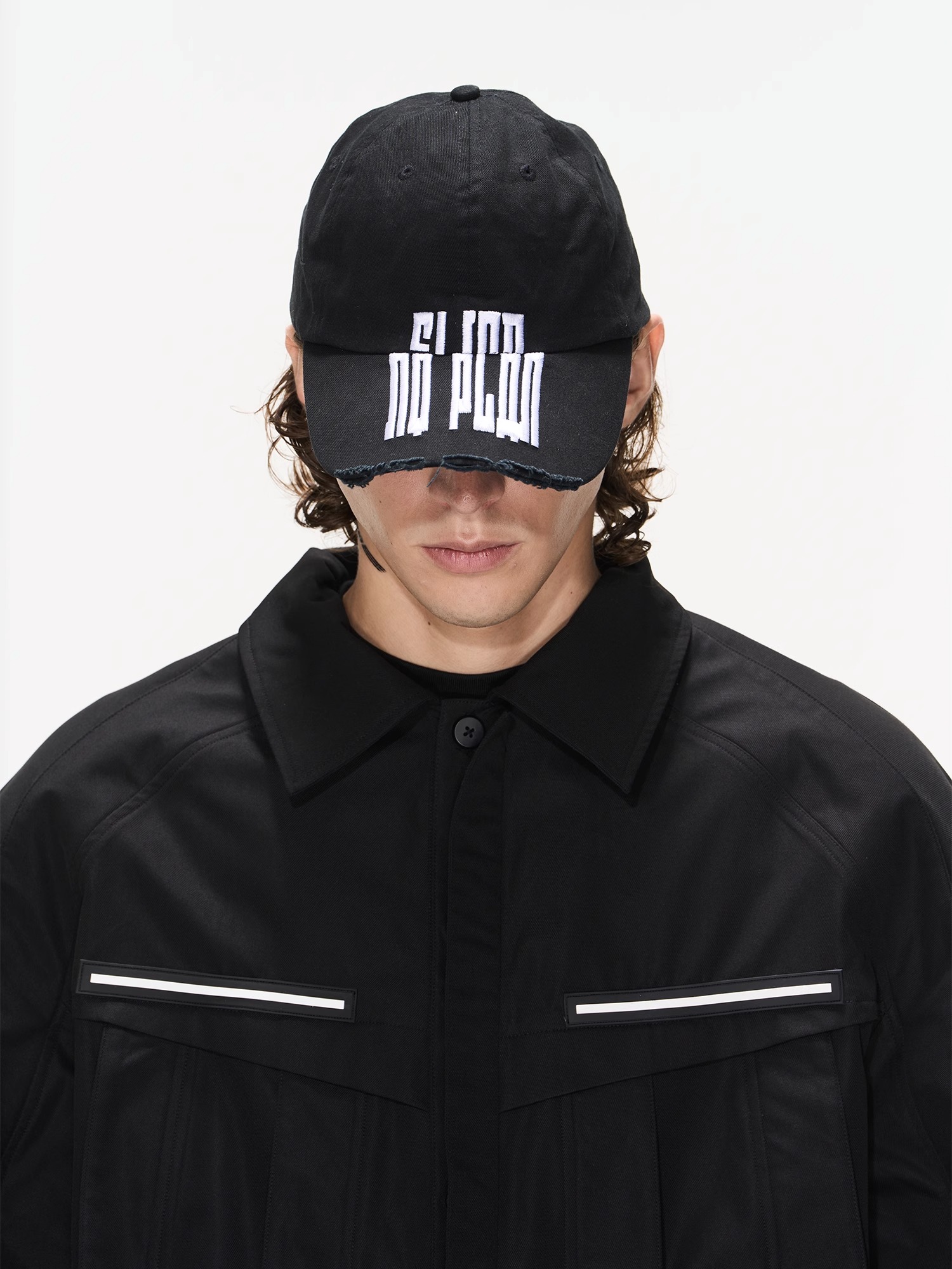 BLINDNOPLAN 23AW 水洗破坏立体刺绣可调节魔术贴鸭舌帽