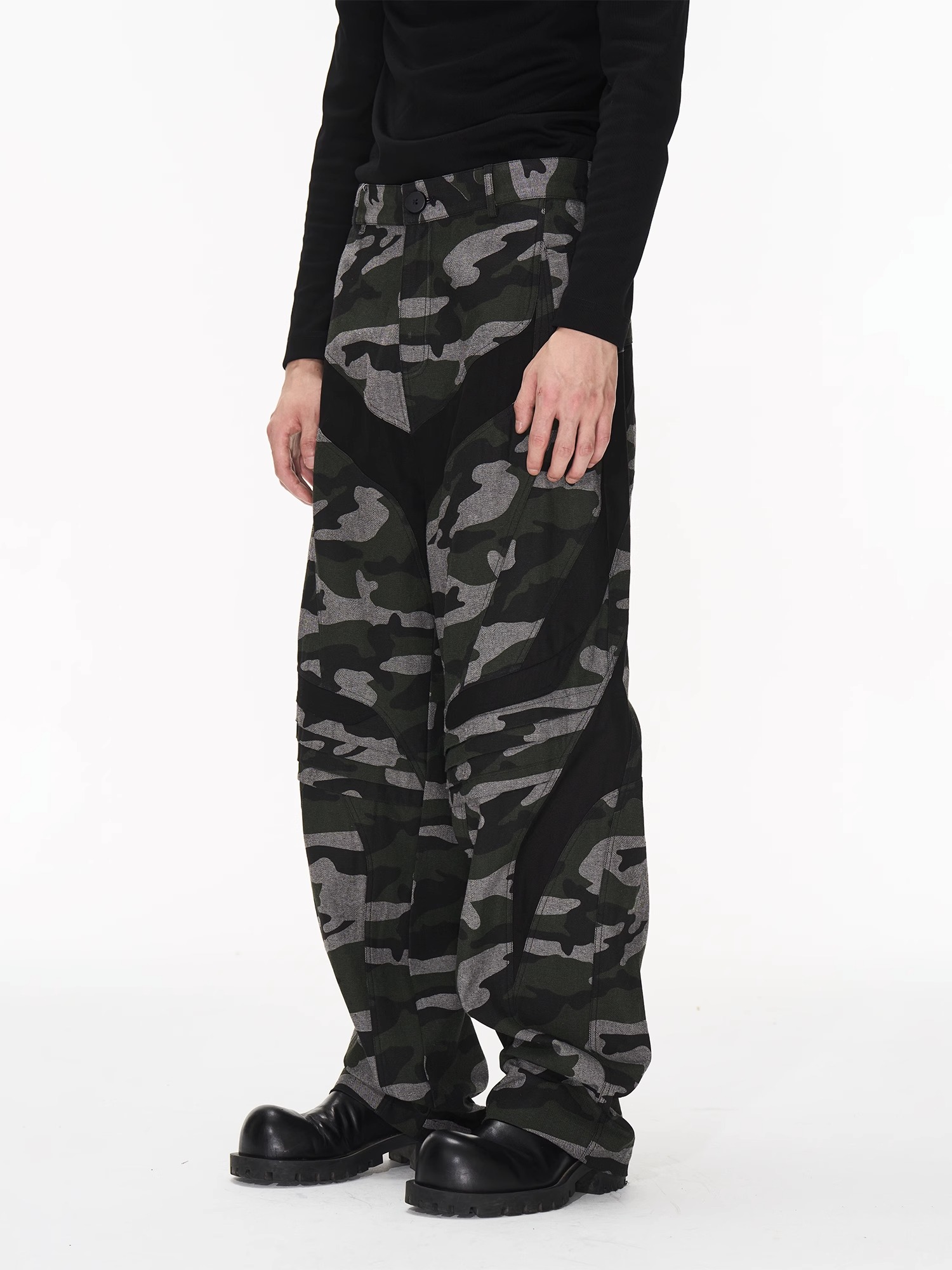 BLINDNOPLAN 23AW 拼接设计捏褶宽松直筒秋季迷彩工装裤