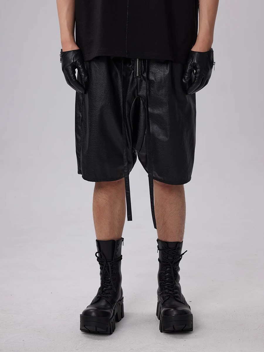 RVANGUARD 23SS CRACKED LEATHER DANGLING BELT SHORTS