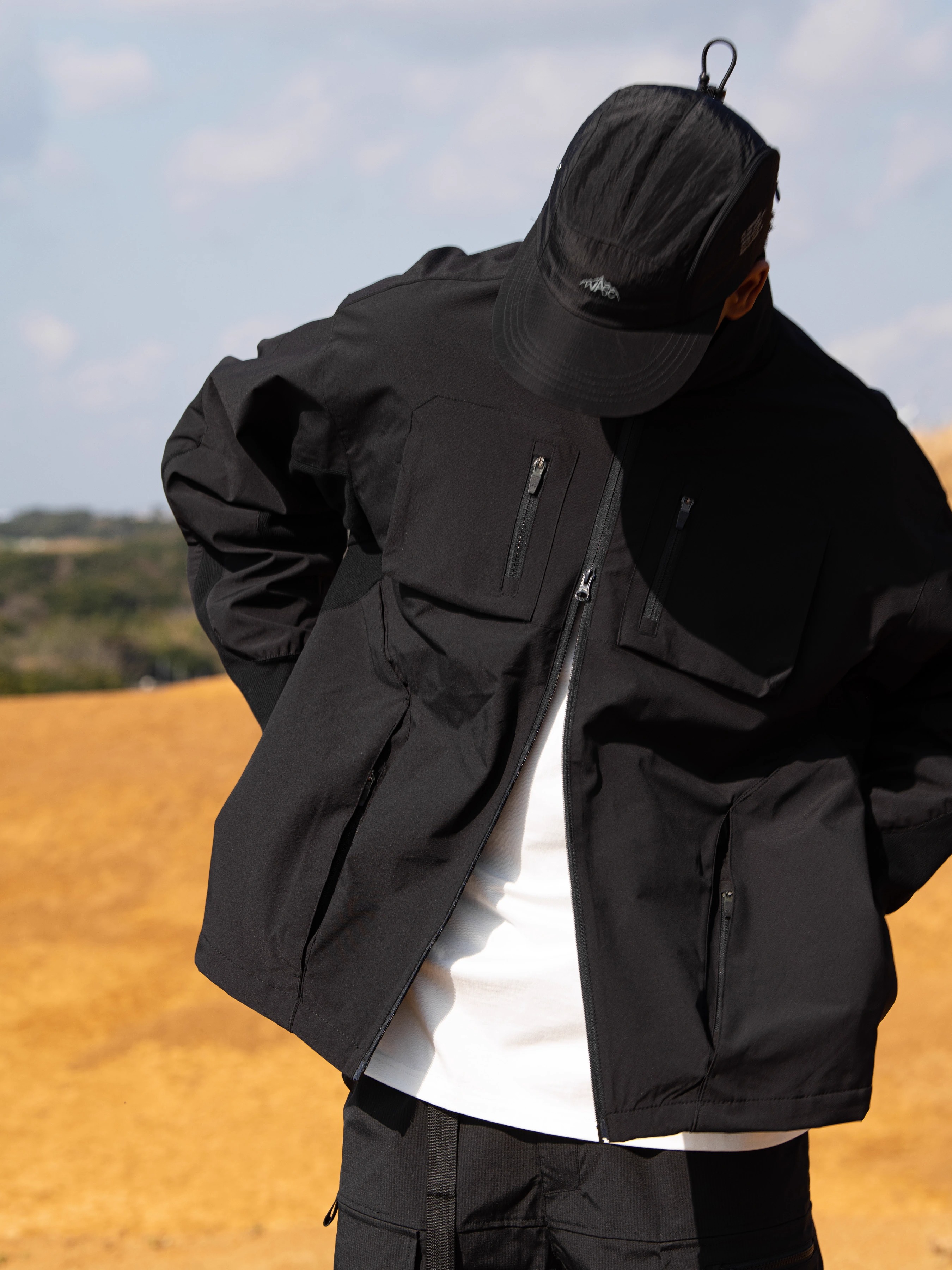HALCYON 23AW Multiple Structured Waterproof And Windproof Windbreakers
