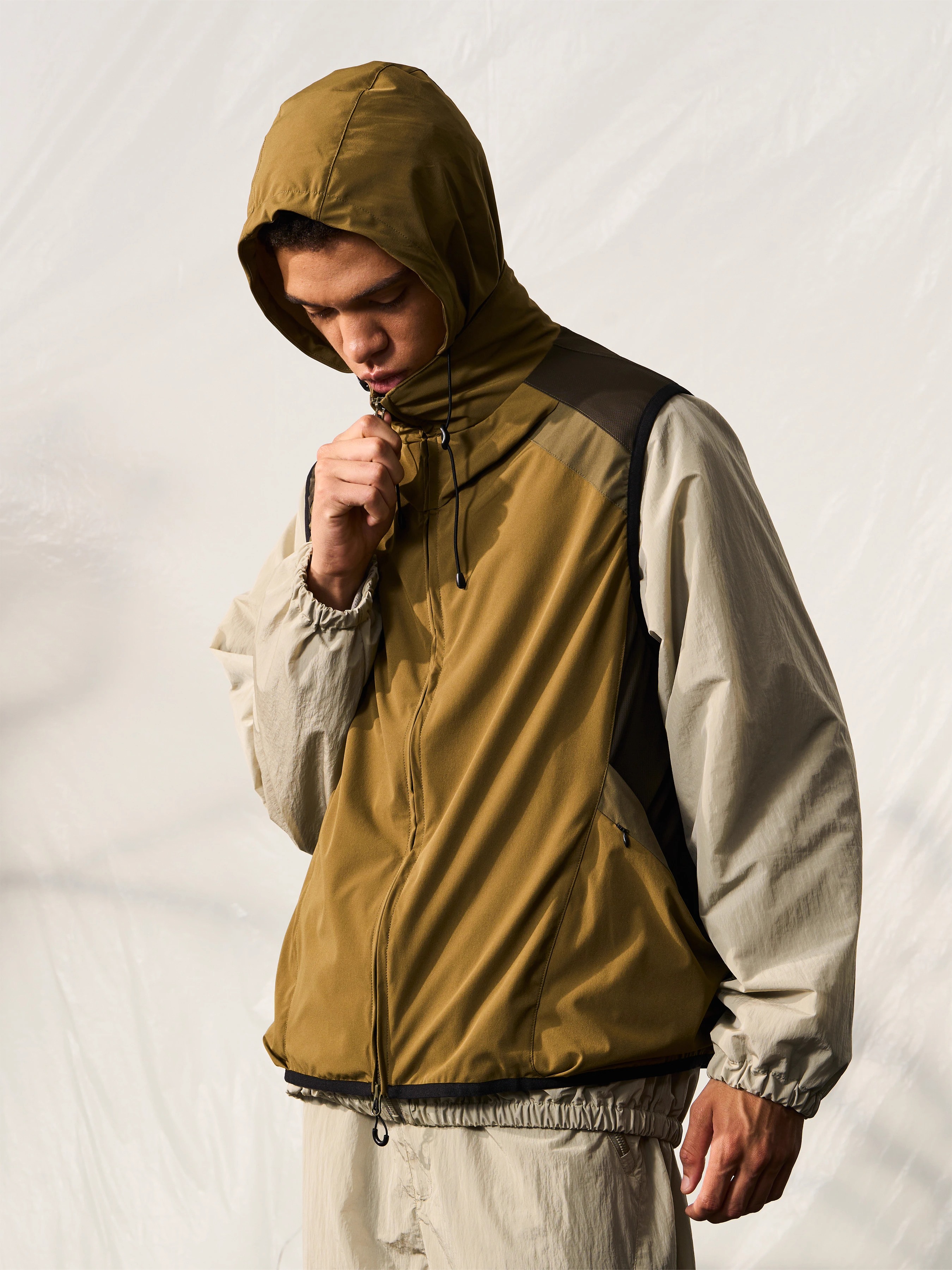 HALCYON 23AW Shrinkable Hooded Layered Vest