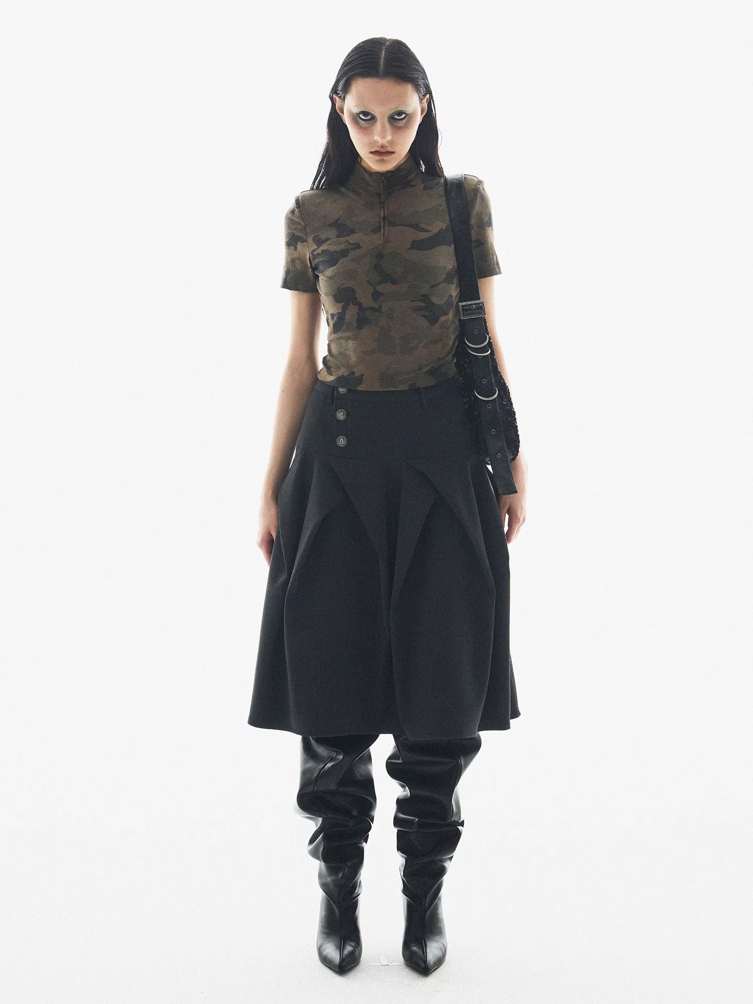 BORON ATOMS 24SS Camouflage Color-Block Shoulder-Padded Zip T-Shirt