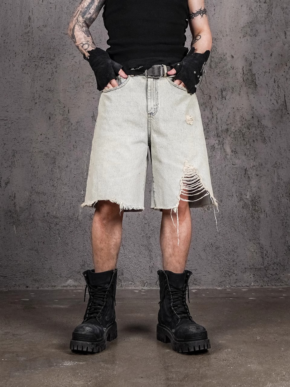 UNDERWATER Ripped Denim Shorts