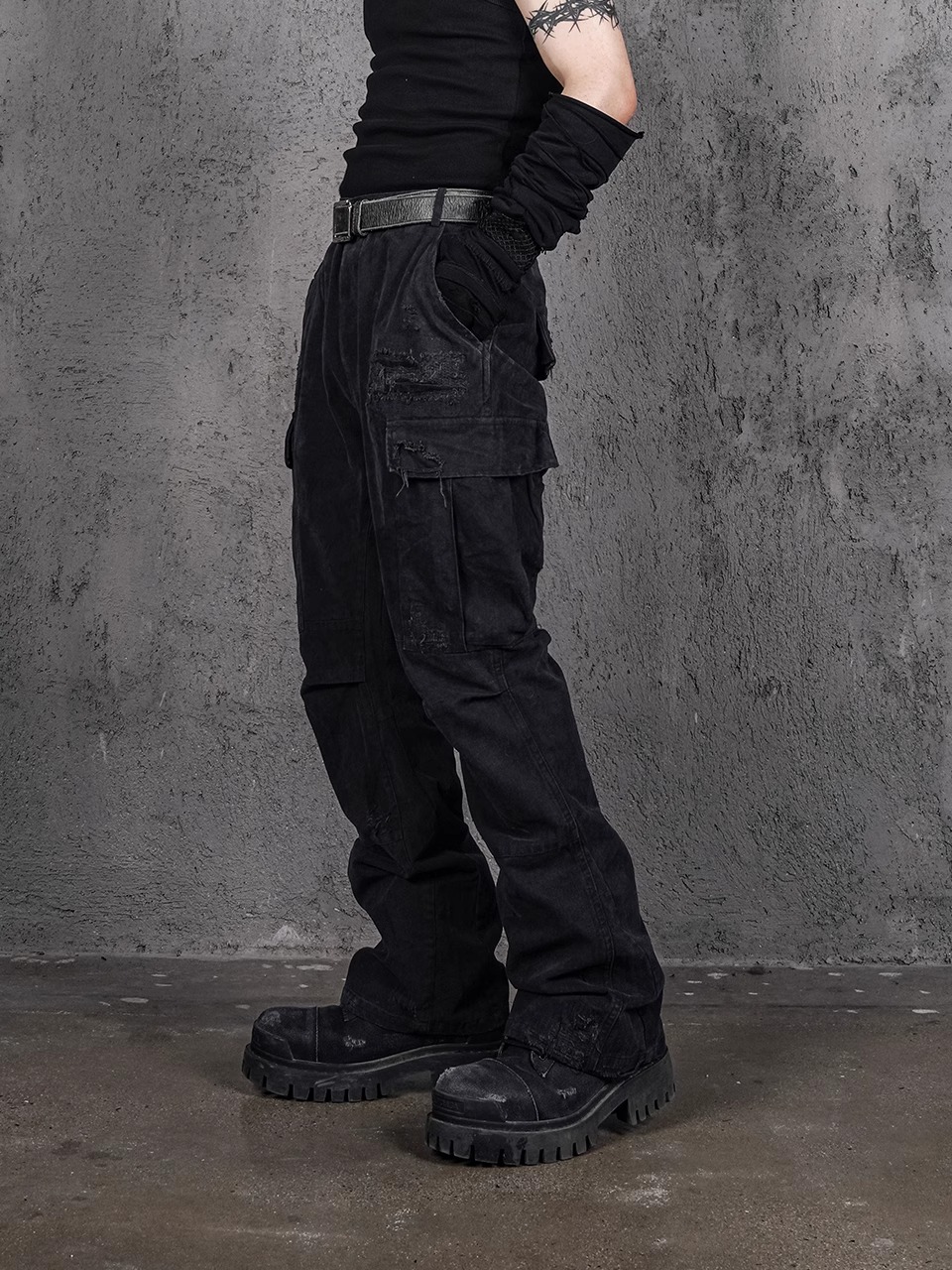 UNDERWATER Distressed Flared Cargo