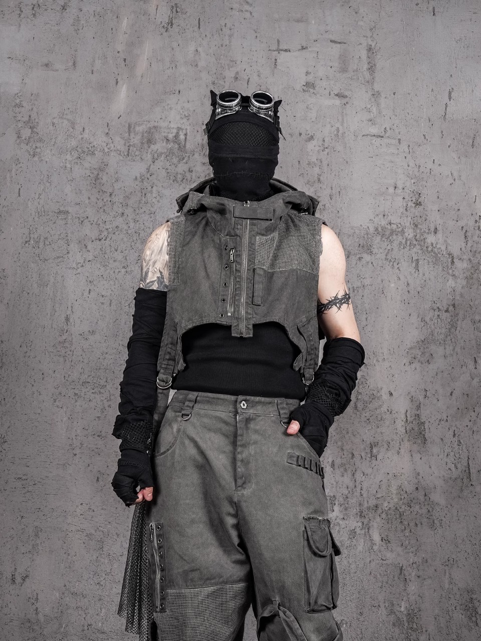 UNDERWATER Scavenger Hooded Vest