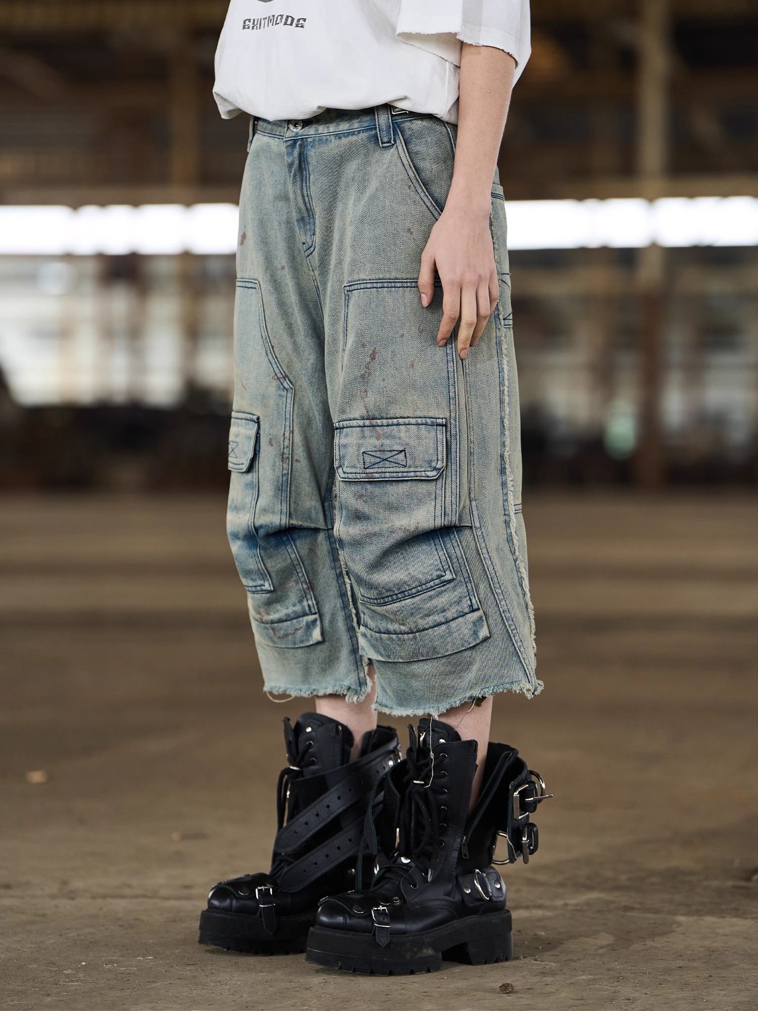 EXITMODE BY BLINDNOPLAN 24SS Pleated Splatter Paint Utility Mid-Length Shorts