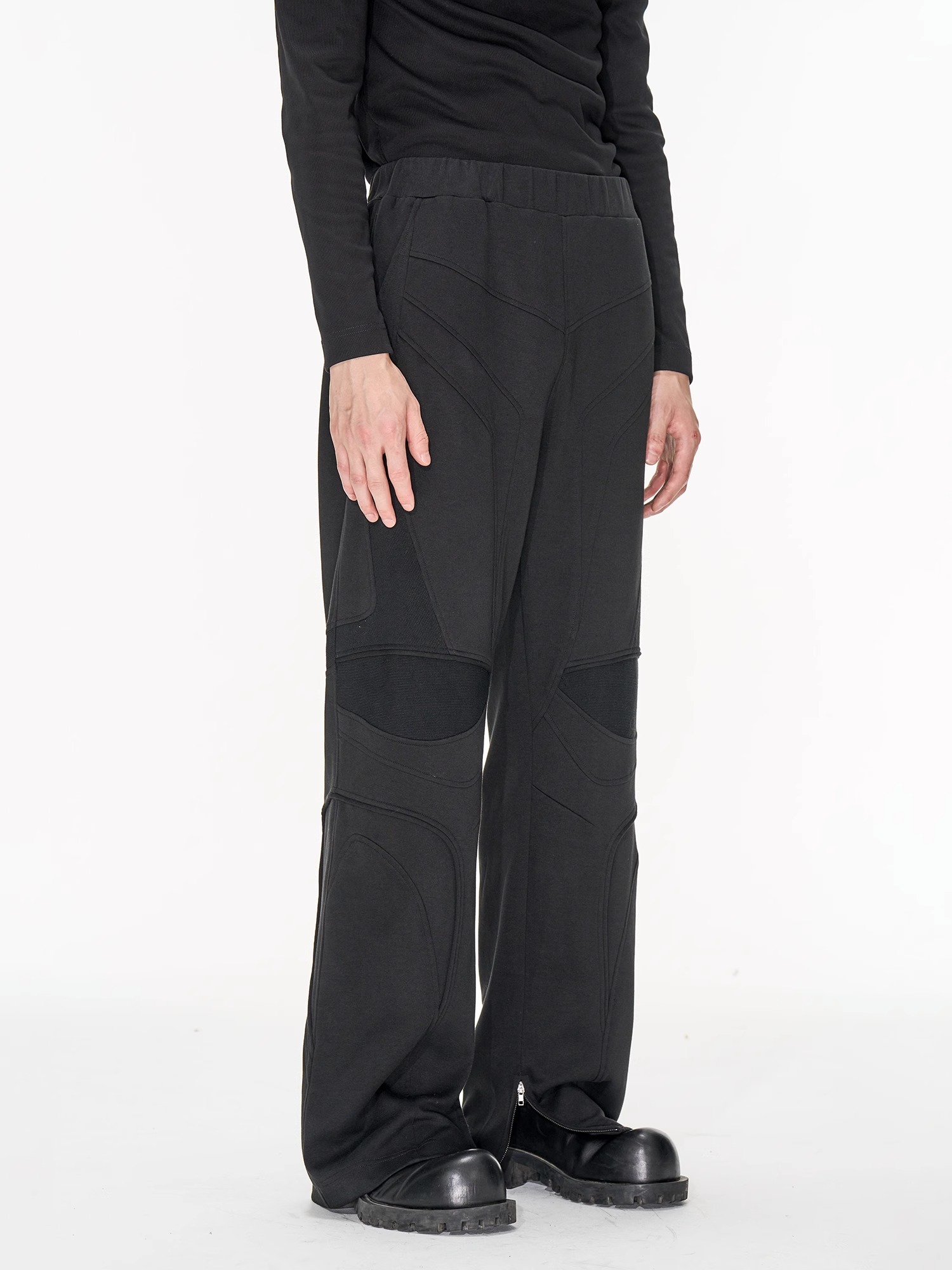 BLINDNOPLAN 23AW 机车元素反差线条拼接开叉宽松直筒卫裤