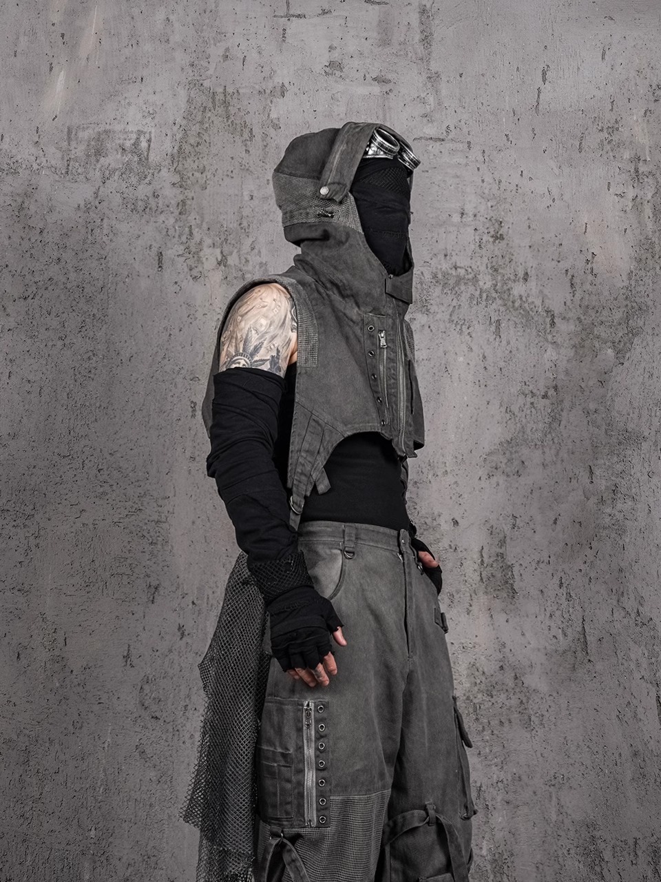 UNDERWATER Scavenger Hooded Vest