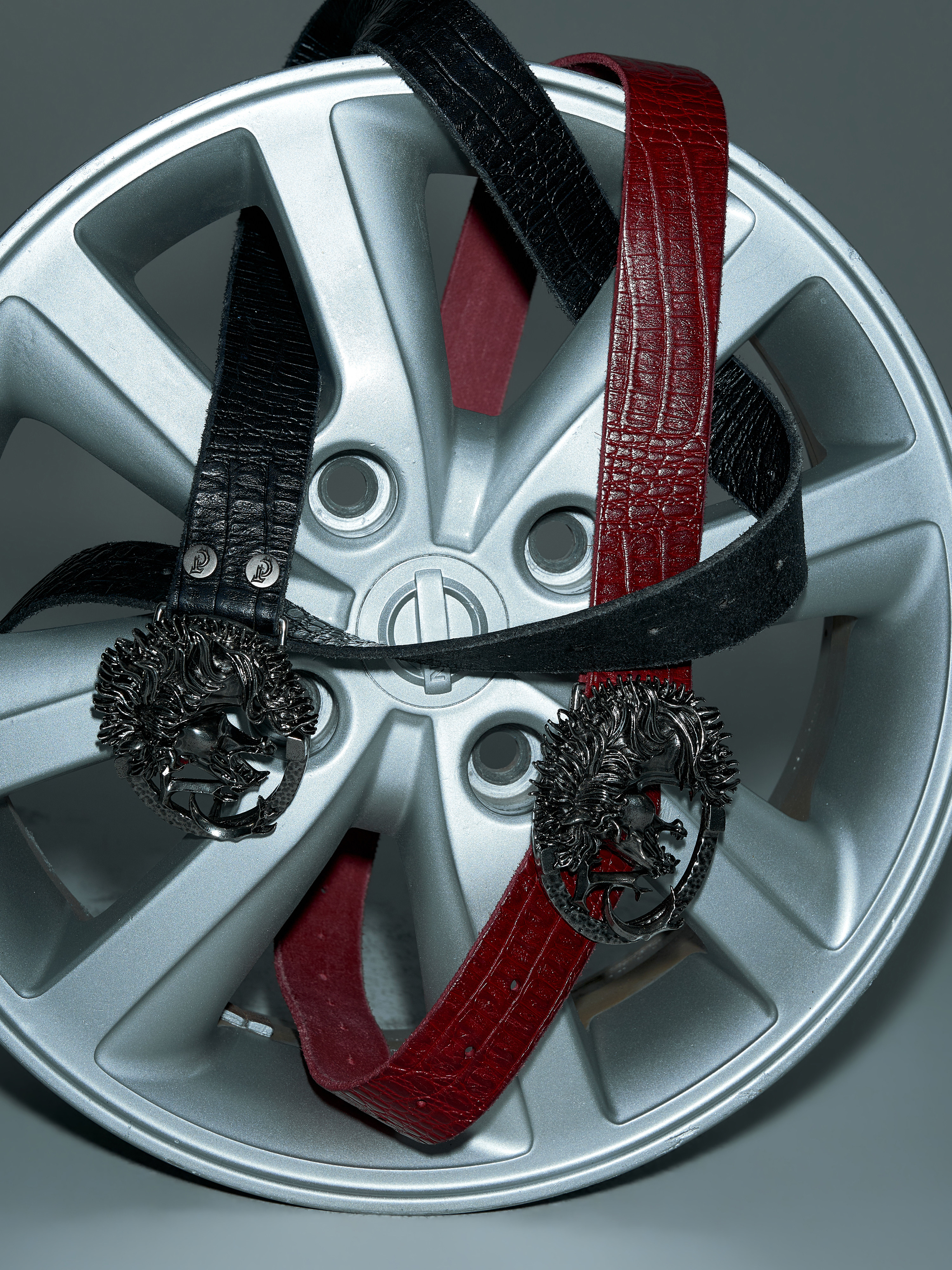 Full-Grain Leather Crocodile-Embossed Distressed Horsehead Belt