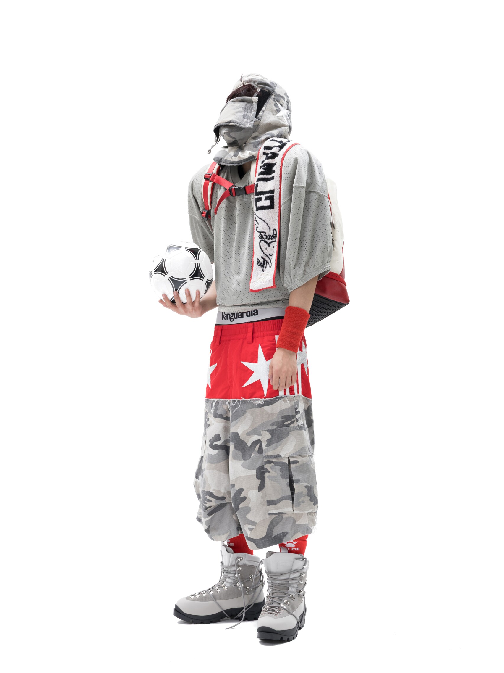 “Polaris“ Reconstructed Camouflage Capris