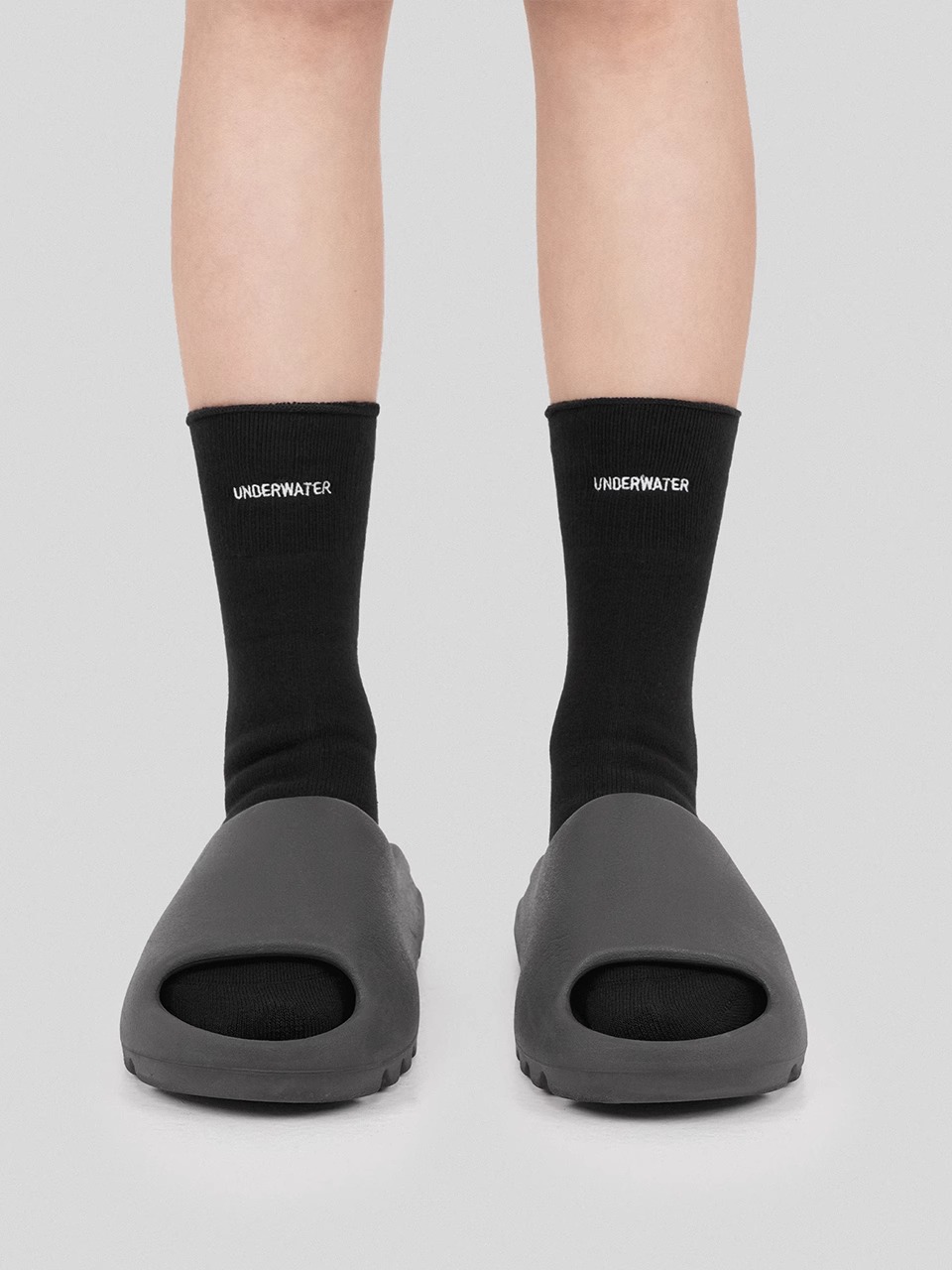 UNDERWATER AW23 EMBROIDERED FUZZY SOCKS