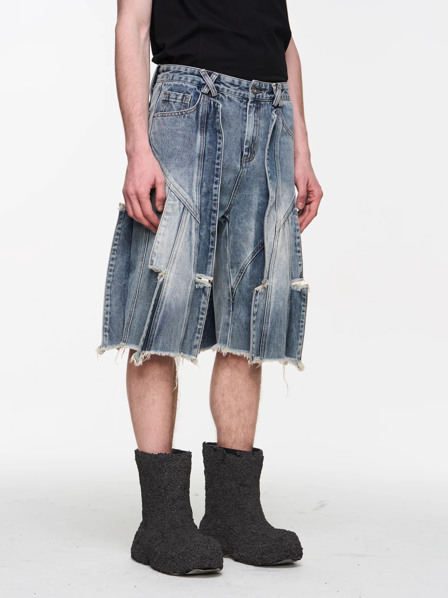 BLINDNOPLAN 24SS Distressed Flap Washed Light Denim Shorts