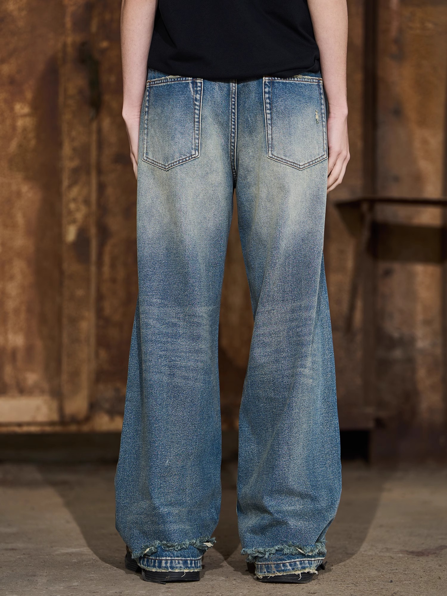 BLINDNOPLAN 24SS EXIT MODE Contrast Embroidered T-shirt