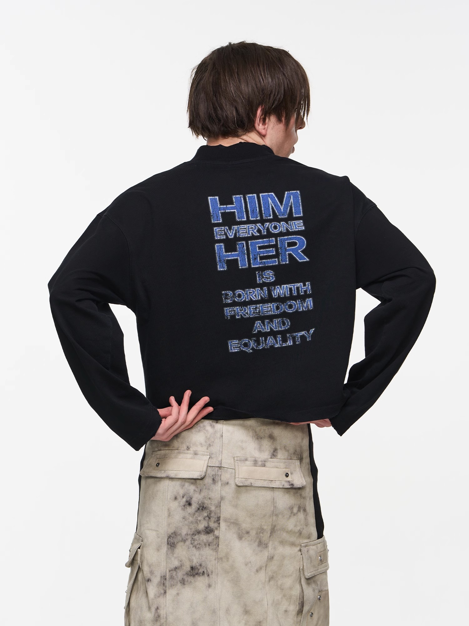 BLINDNOPLAN 24AW V-Neck "Egalitarianism" Print Washed T-Shirt