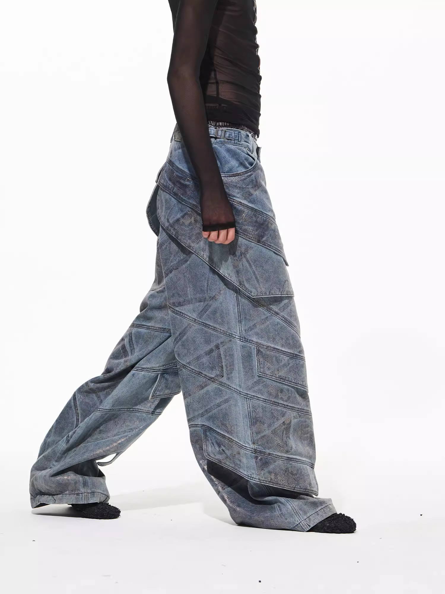 BLINDNOPLAN Gold-Foil Snake Print Denim Pants
