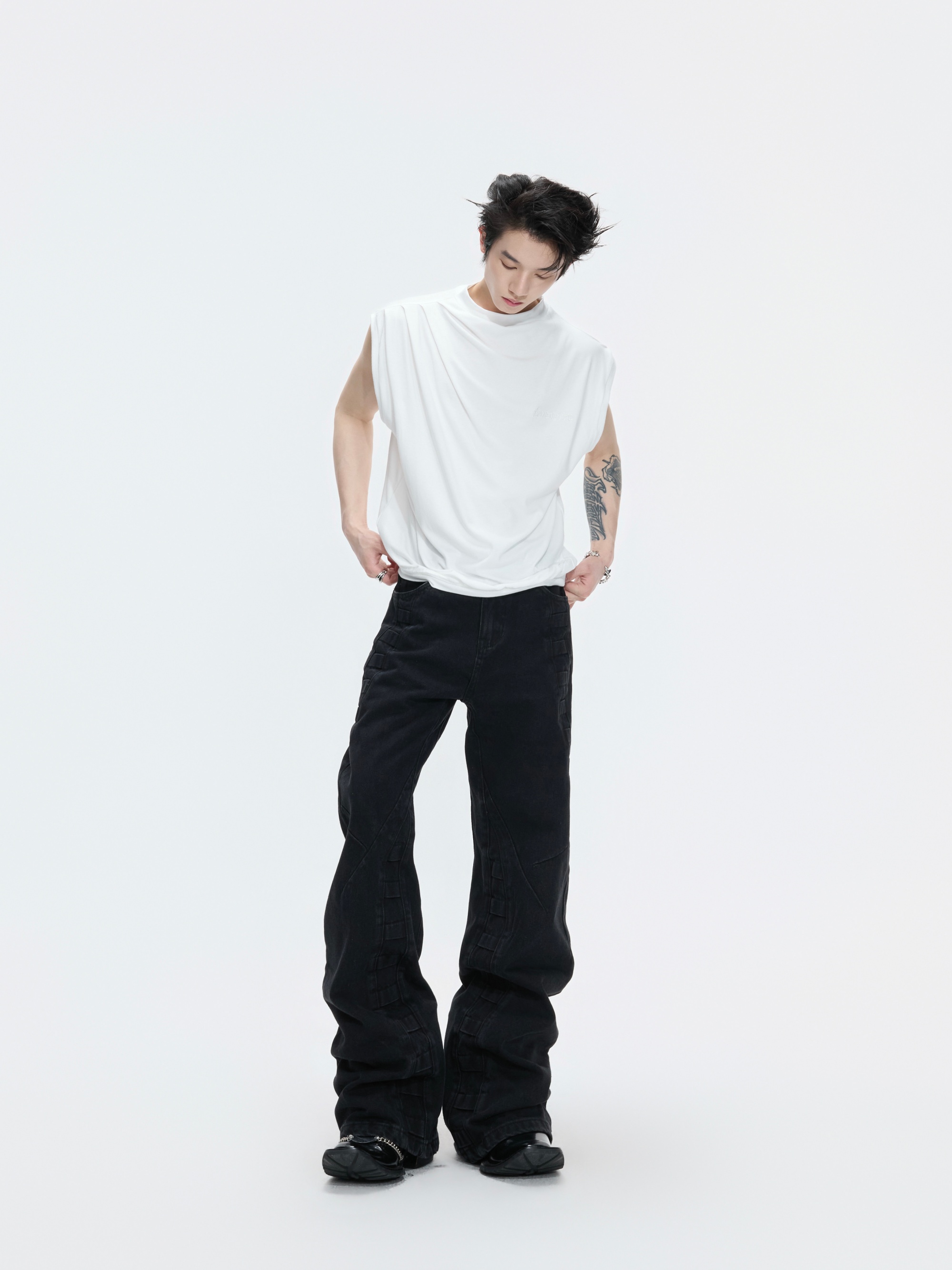 Cool-Touch Skin-Friendly Stretch Embroidered Sleeveless T-Shirt