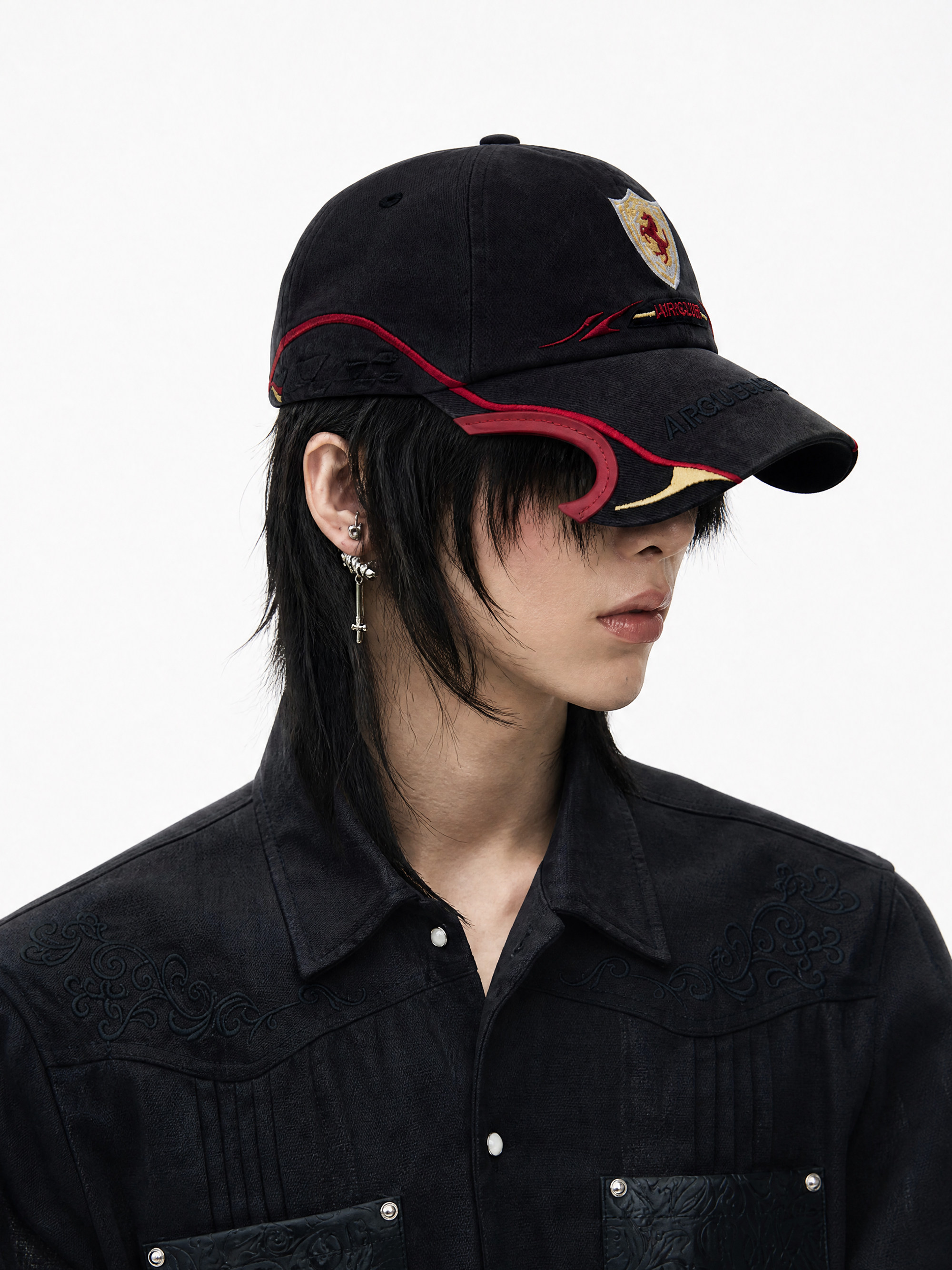 Shield Emblem Horse Embroidery Baseball Cap