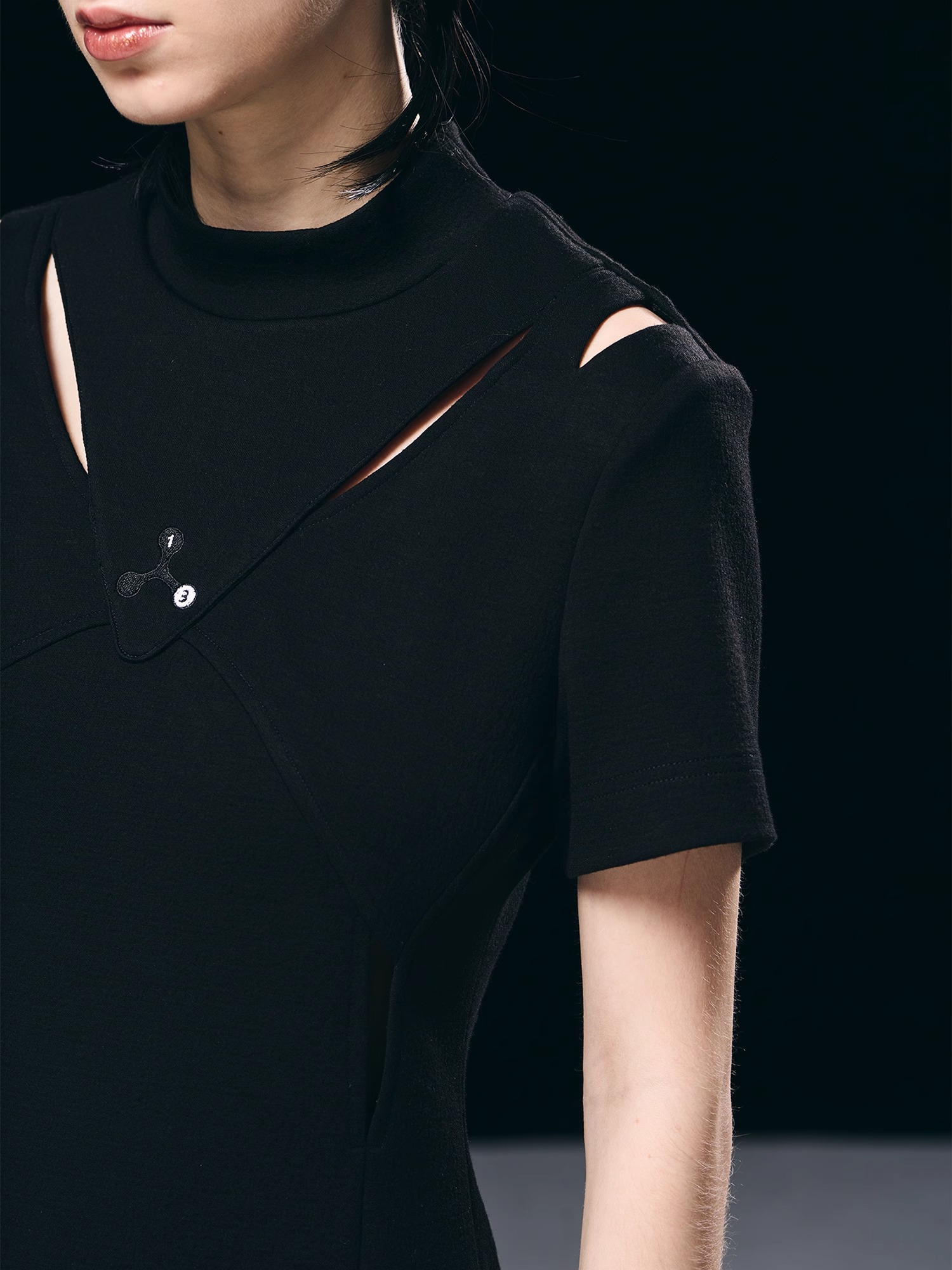 BORON ATOMS 23SS Hollow-out Embroidery Stand Collar Dress