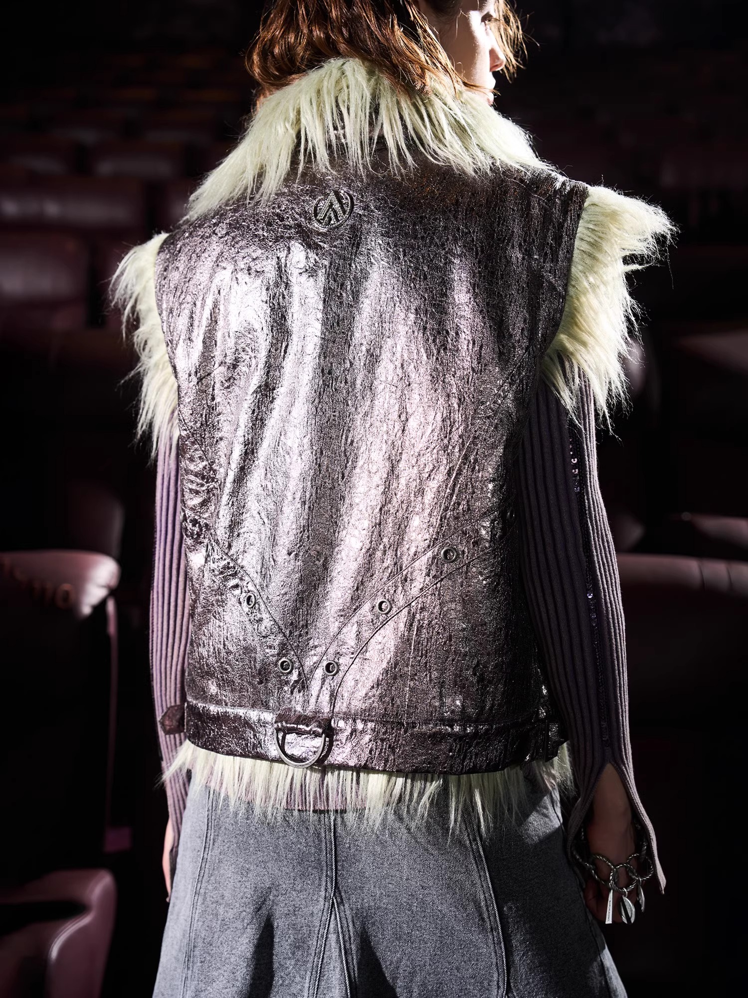 BORON ATOMS 24SS Heavy-duty Fur-lined Metal Vest