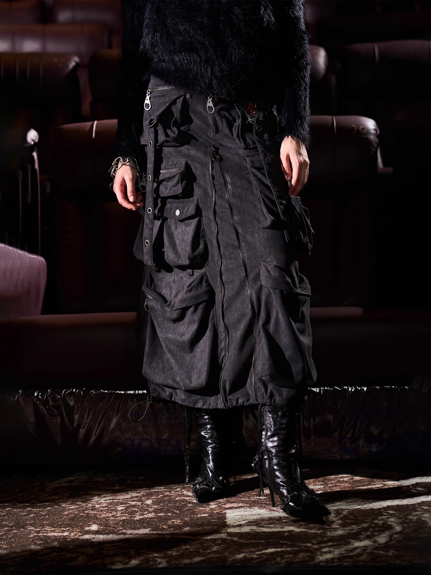 BORON ATOMS 24SS Multi-Pocket Heavy Duty Metal Utility Skirt