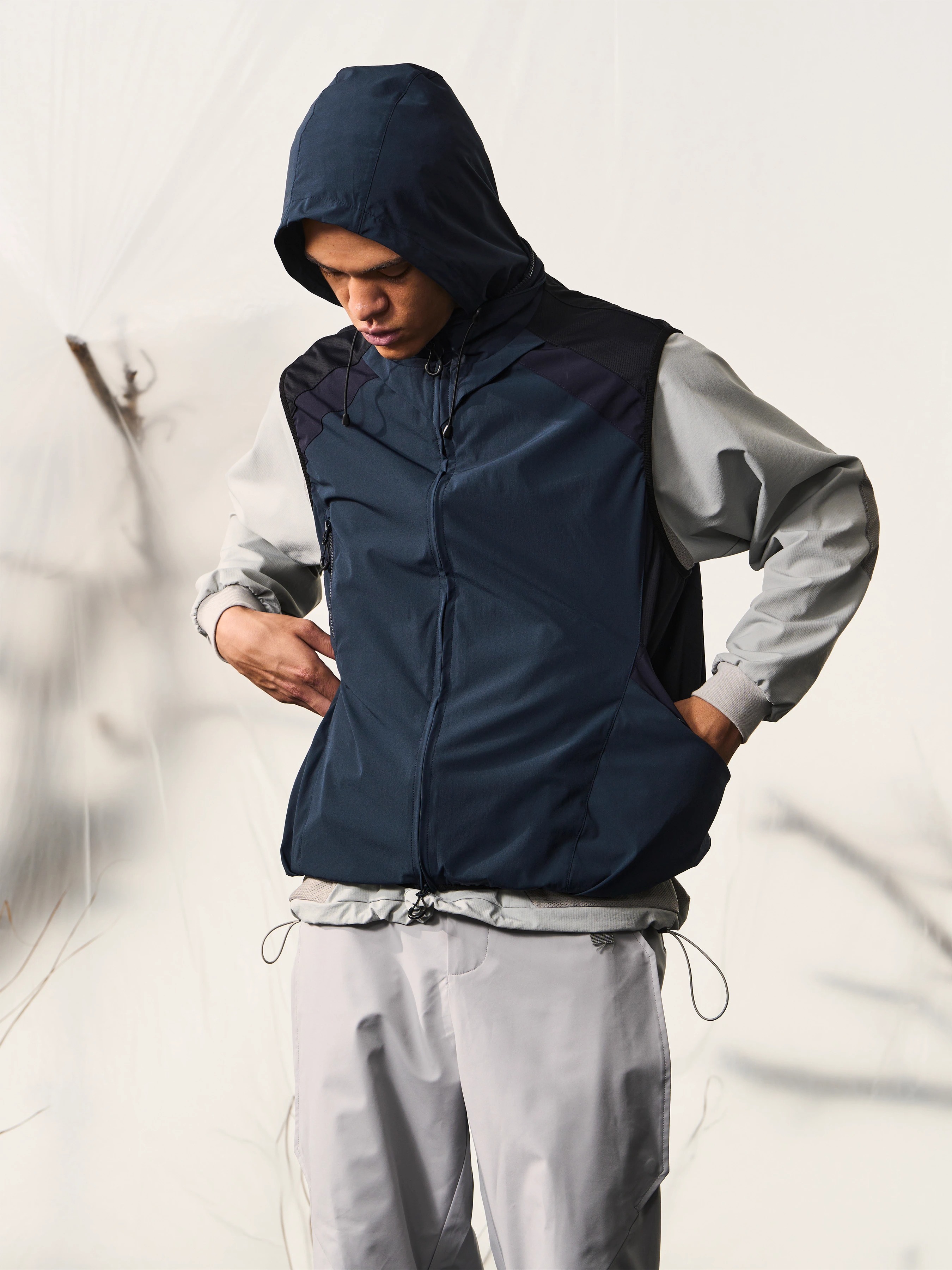 HALCYON 23AW Shrinkable Hooded Layered Vest