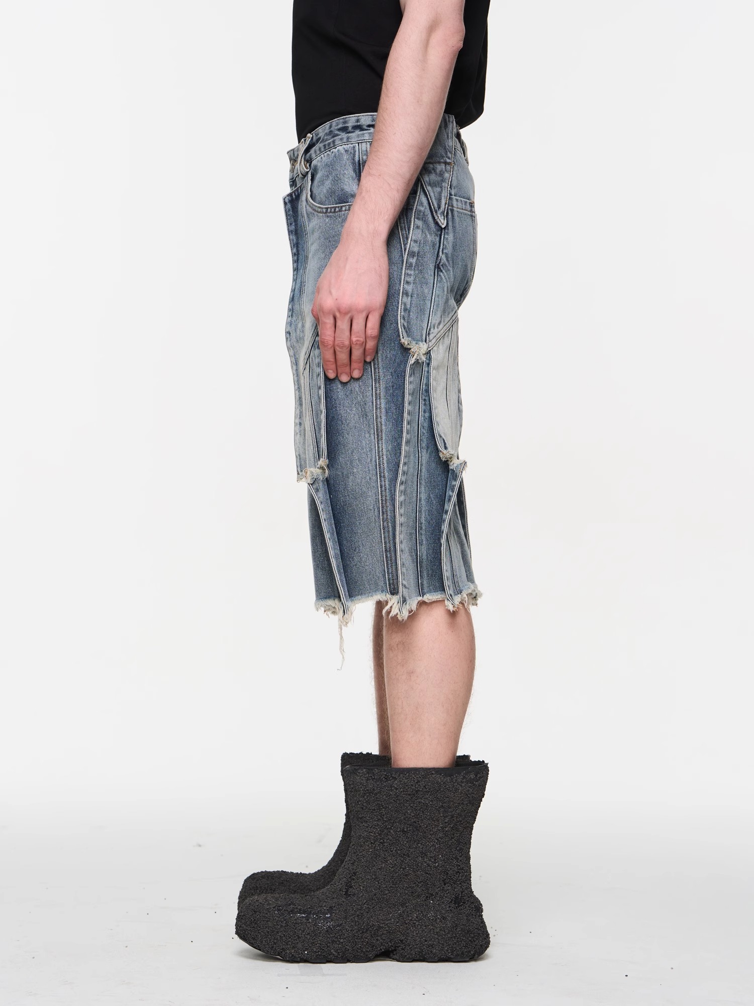 BLINDNOPLAN 24SS Distressed Flap Washed Light Denim Shorts