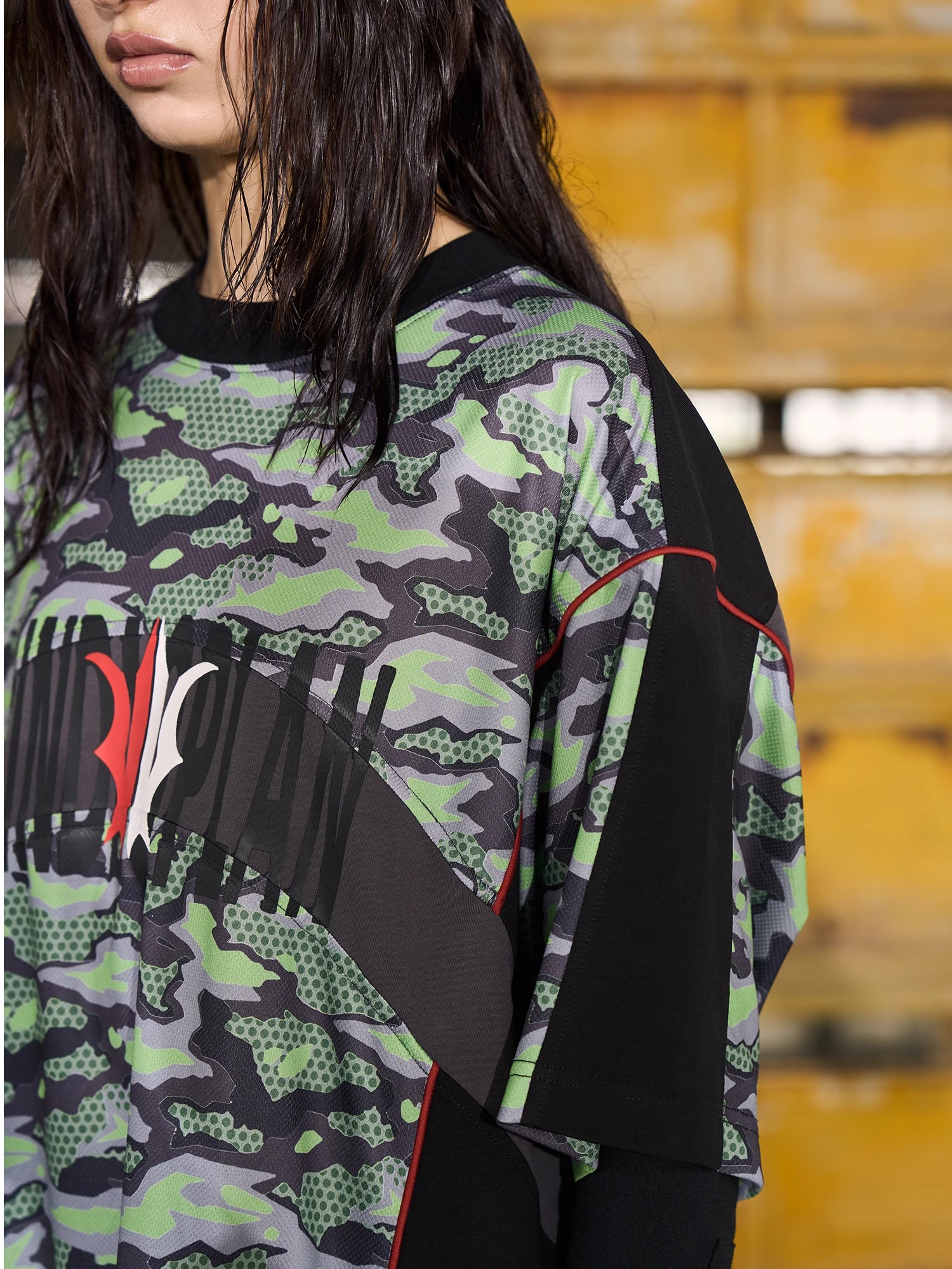 BLINDNOPLAN 24SS Washed and Distressed Basic Embroidered T-shirt