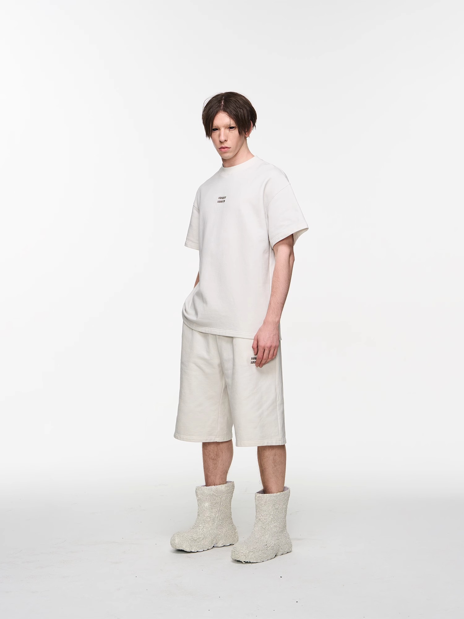 BLINDNOPLAN 24SS Liquid Foil Embroidery Short Sleeve Set