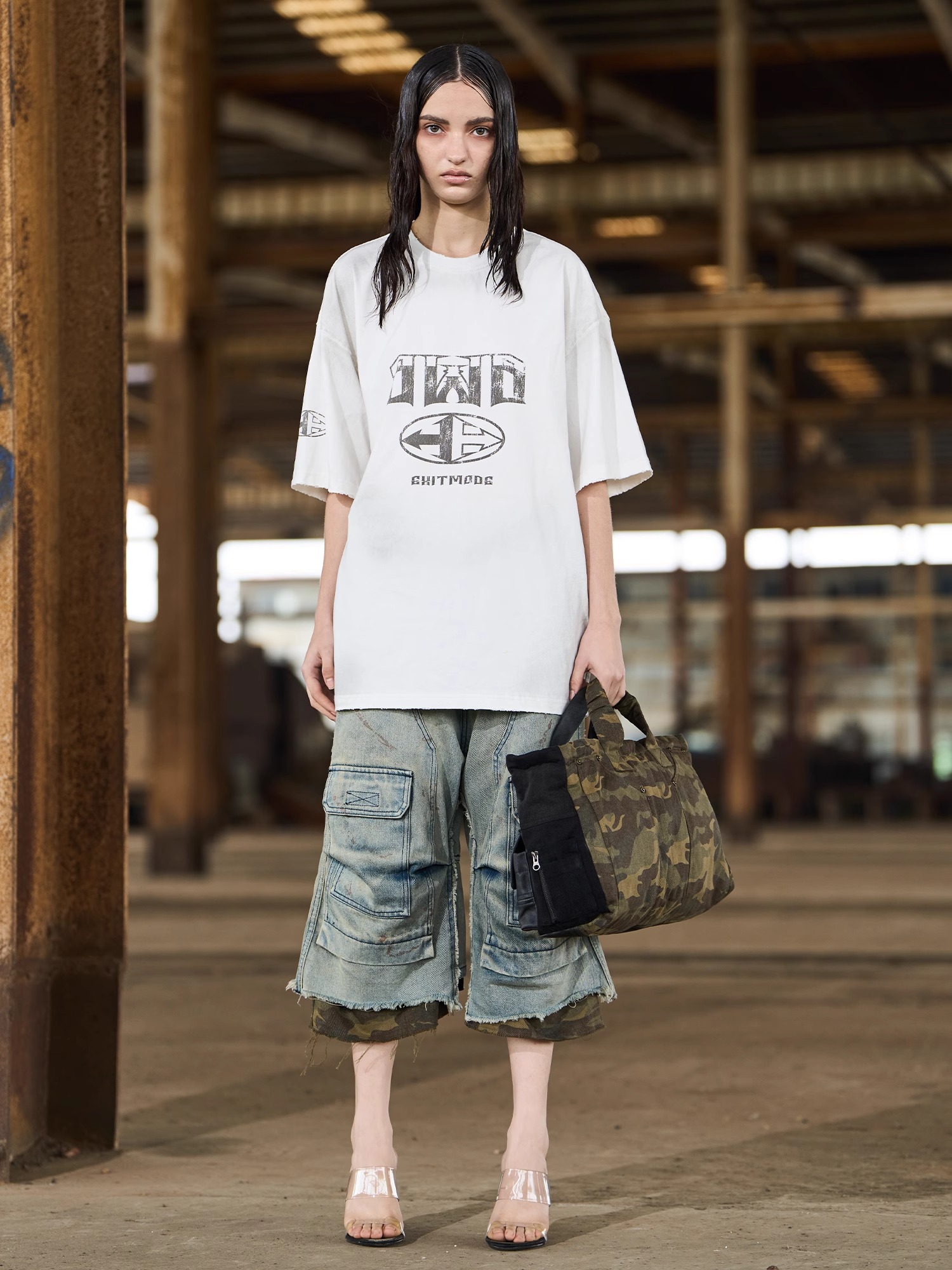 EXITMODE BY BLINDNOPLAN 24SS Pleated Splatter Paint Utility Mid-Length Shorts