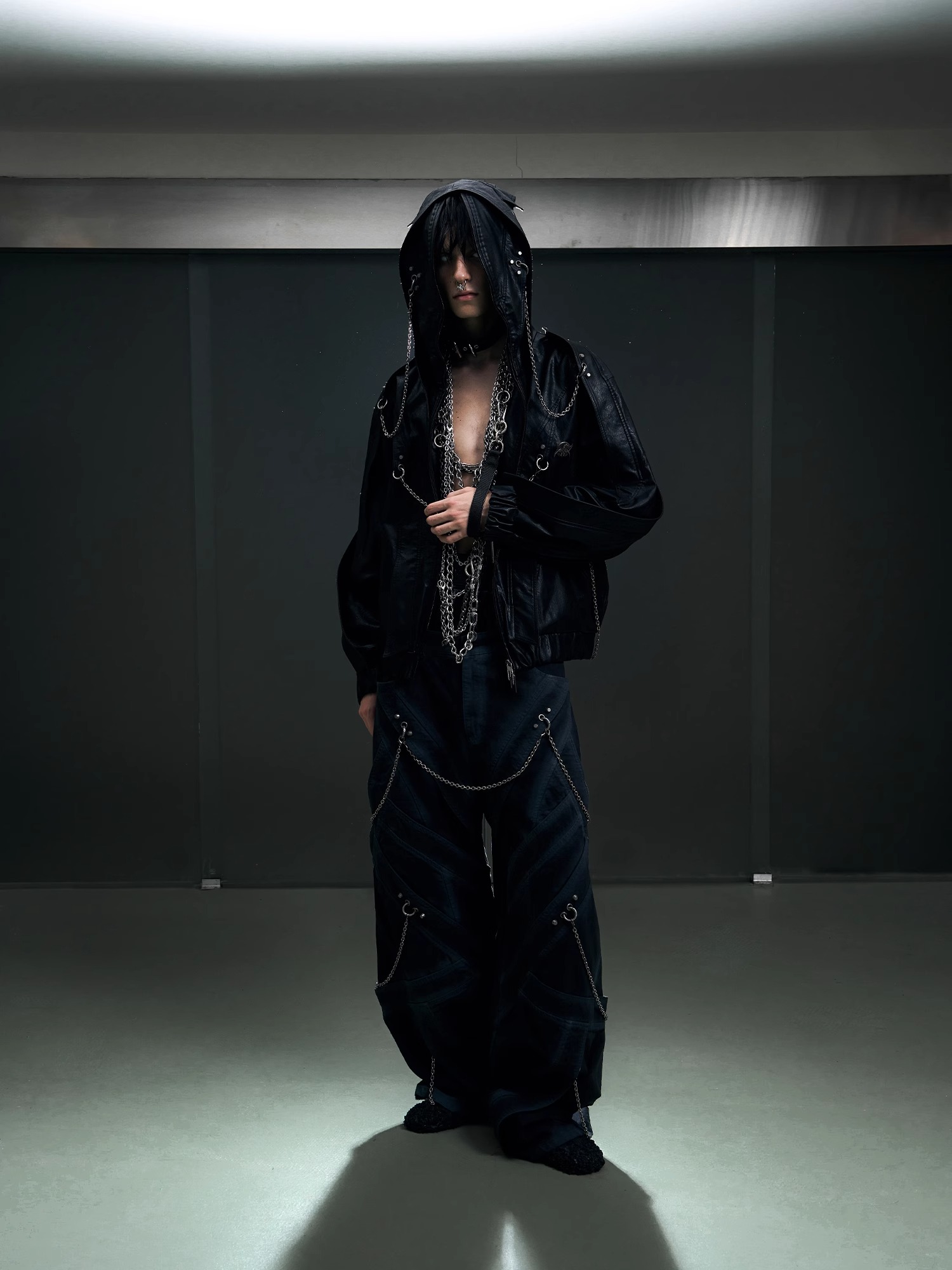 BLINDNOPLAN Crossed Multi-Flap Chain Embellished Washed Workwear Pants