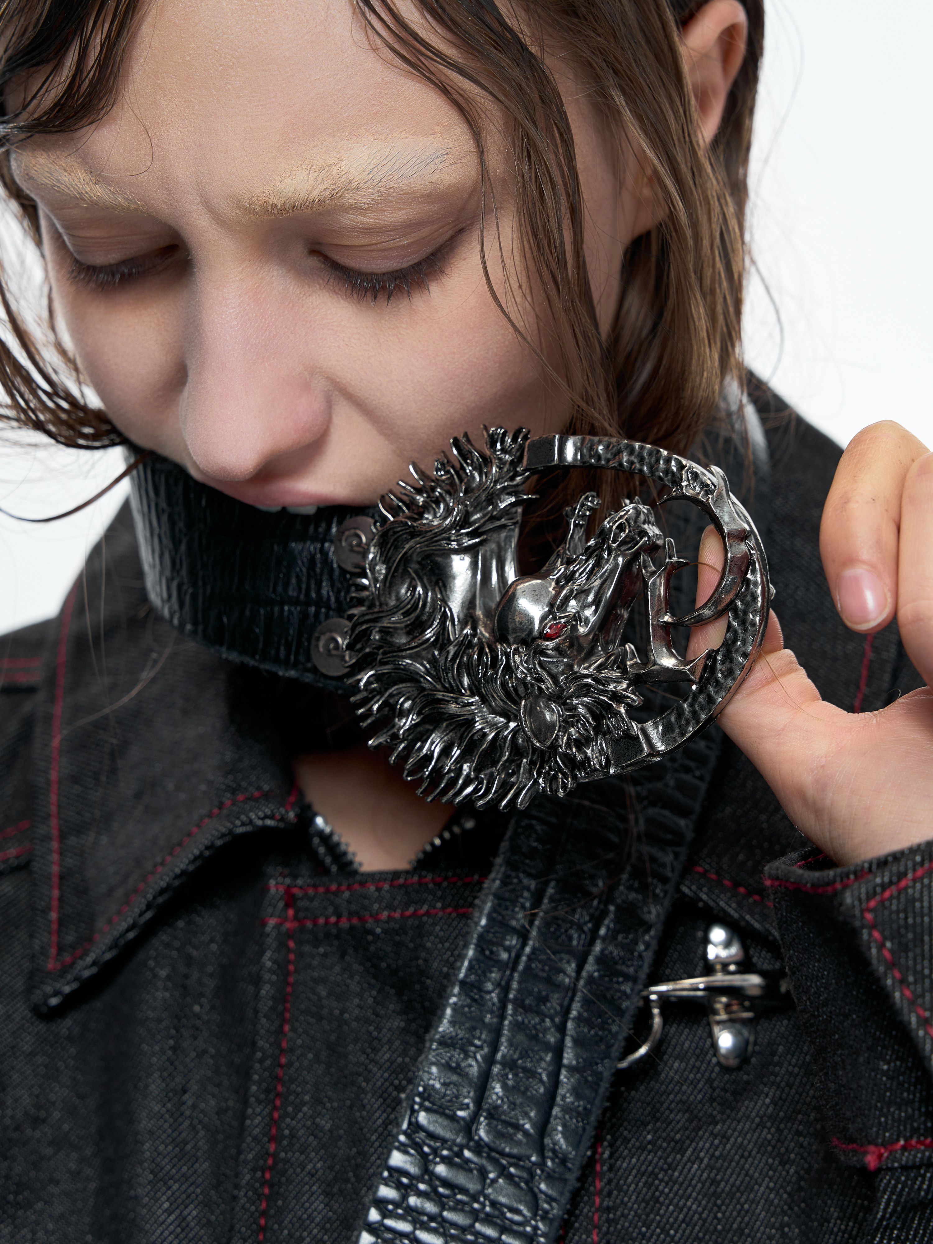 Full-Grain Leather Crocodile-Embossed Distressed Horsehead Belt