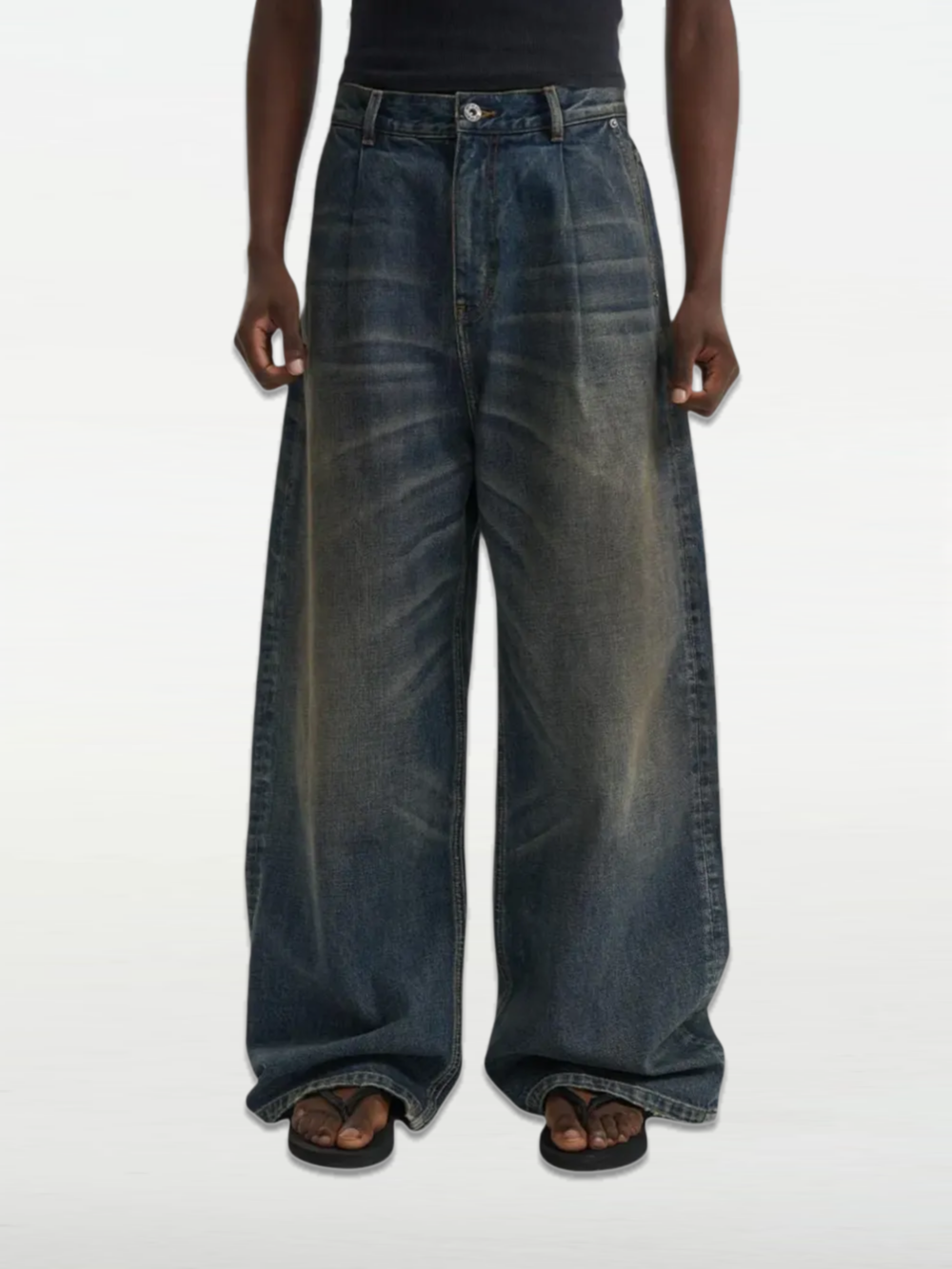 Pleated Washed Wide-Leg Jeans