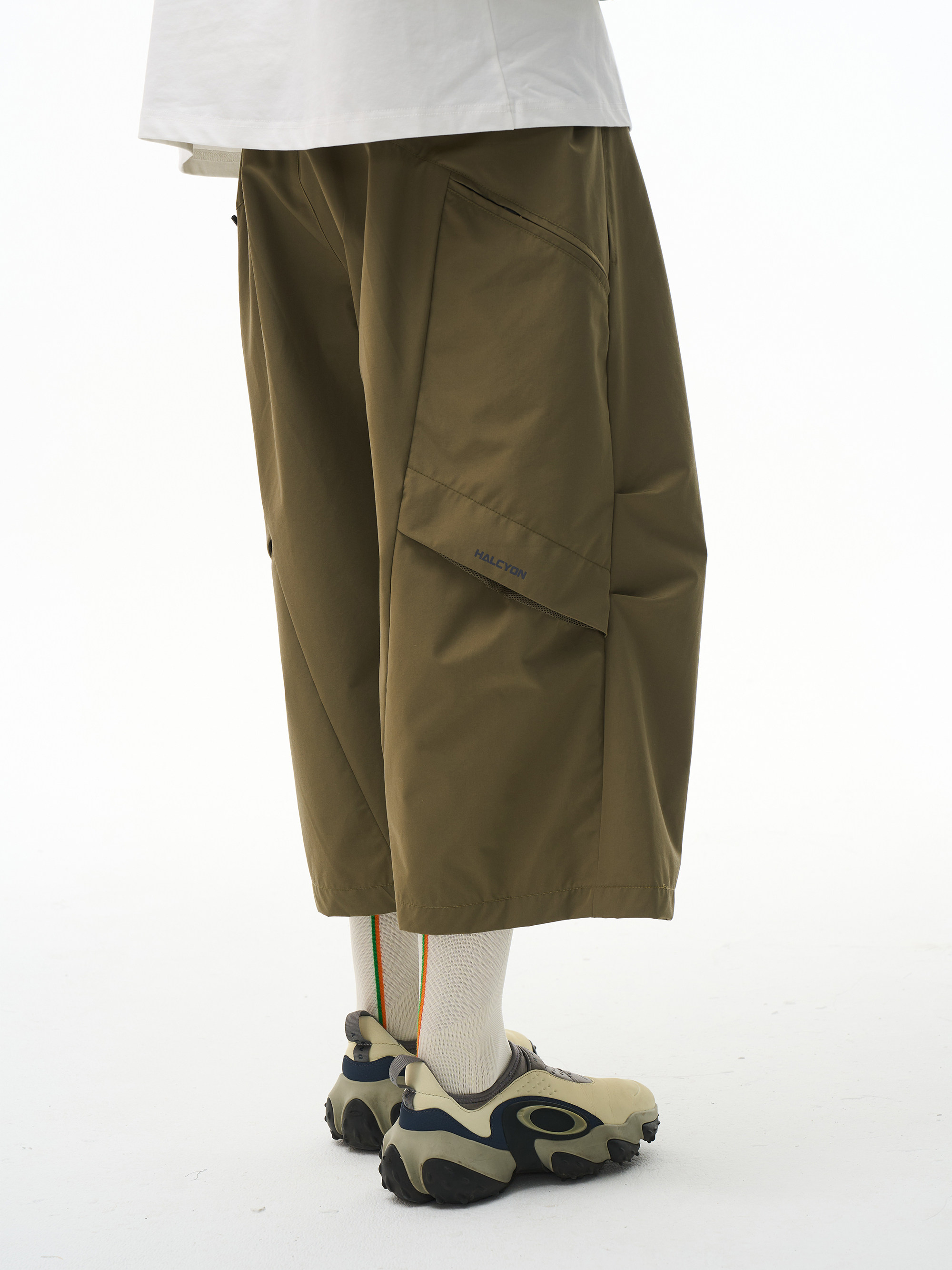 Sorona Woven Pleated Cropped Trousers