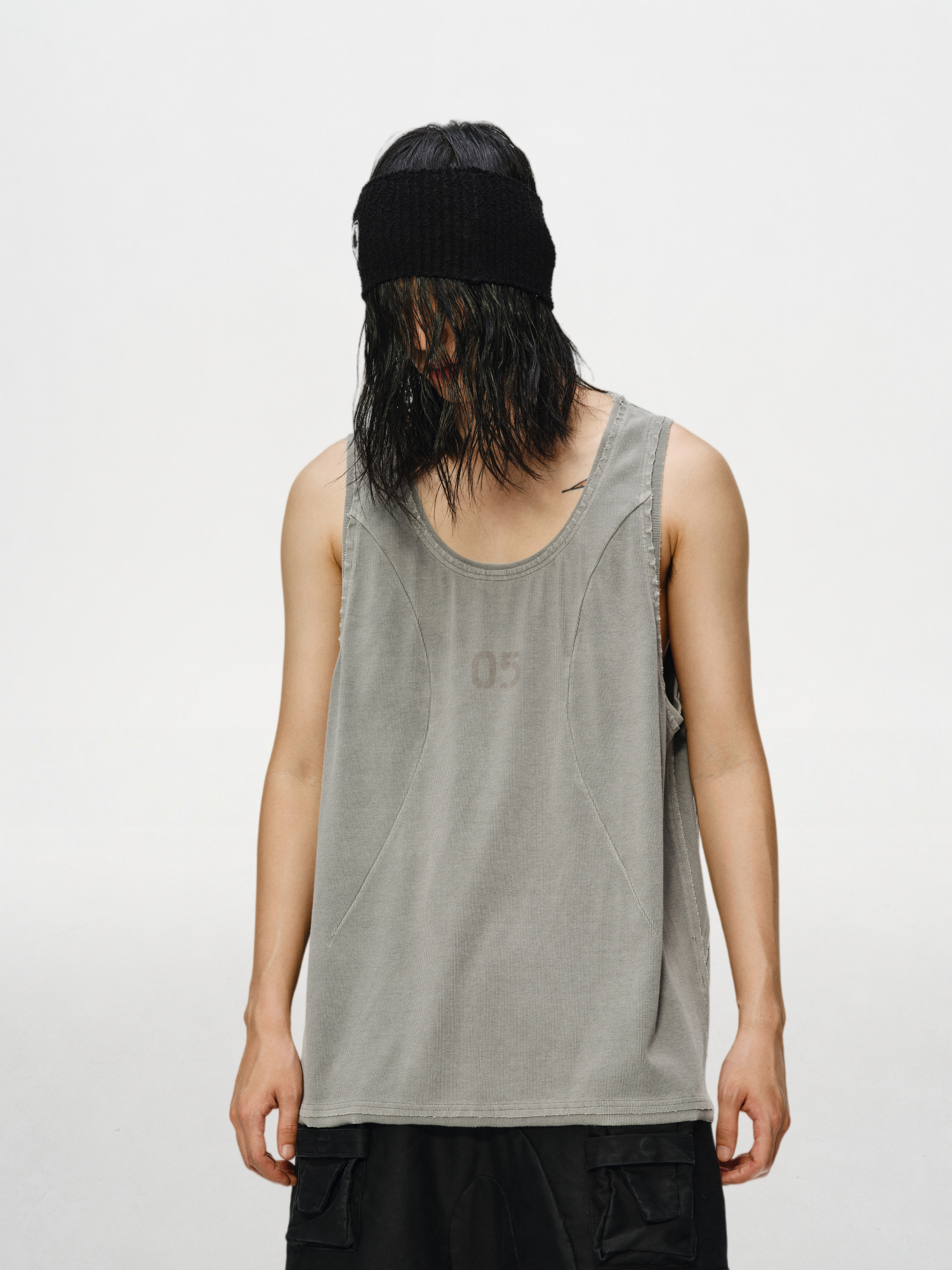 Two-Color "05" Print Raw-Edge Tank Top