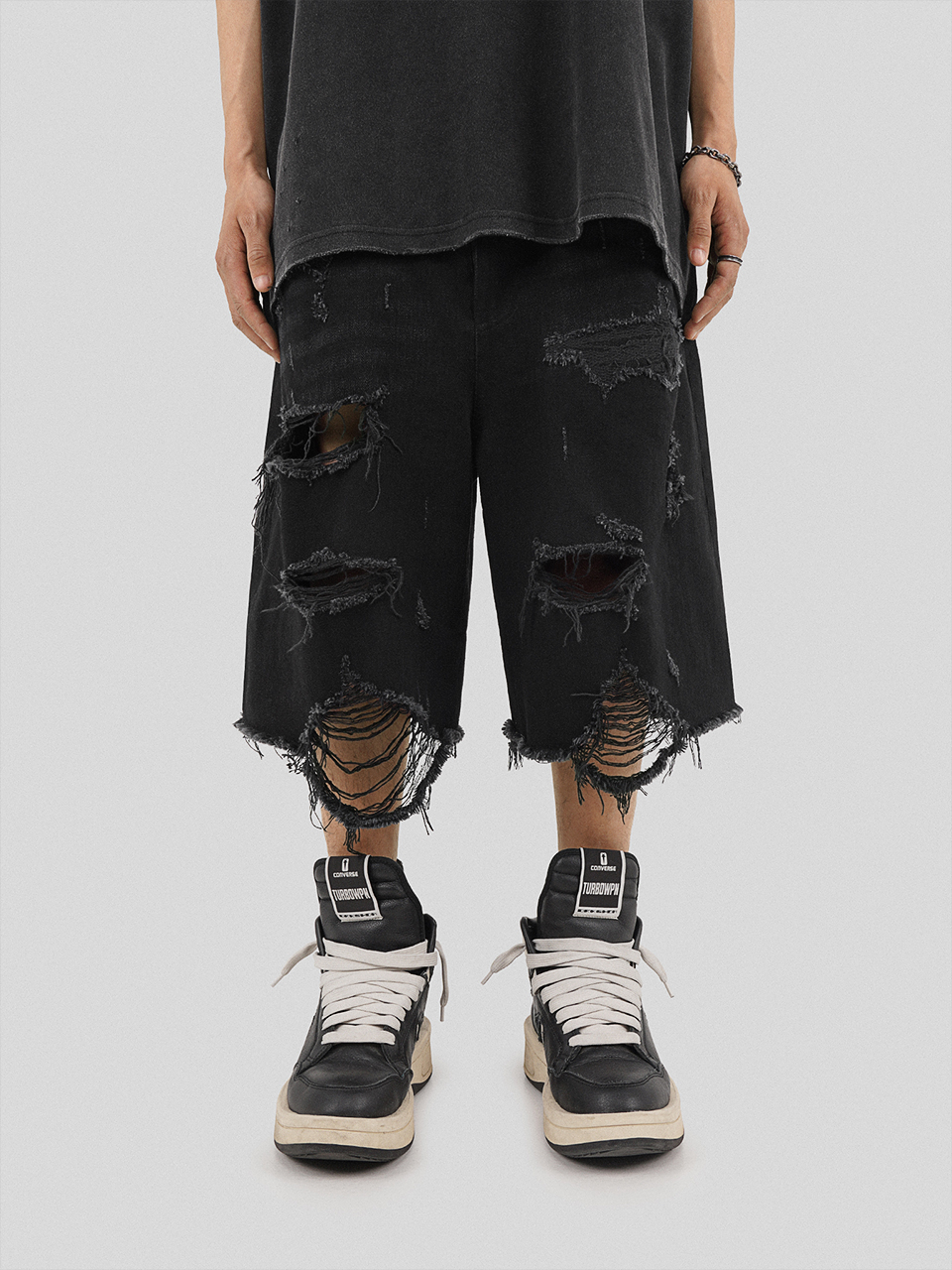 UNDERWATER SS23 DISTRESSED DENIM SHORTS