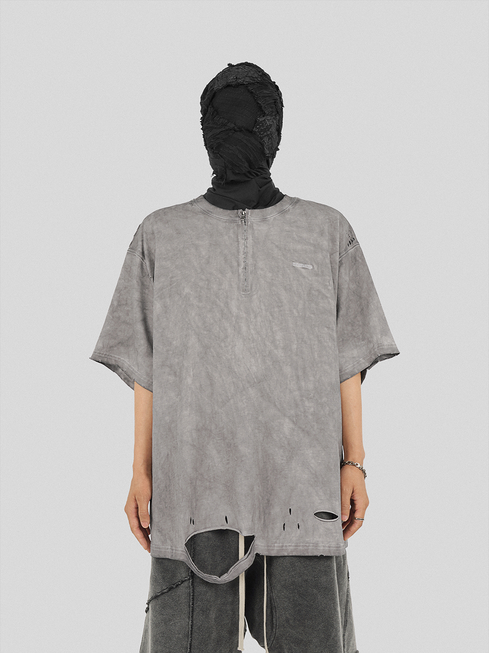UNDERWATER SS23 DISTRESSED CROSS ZIP-UP T-SHIRT