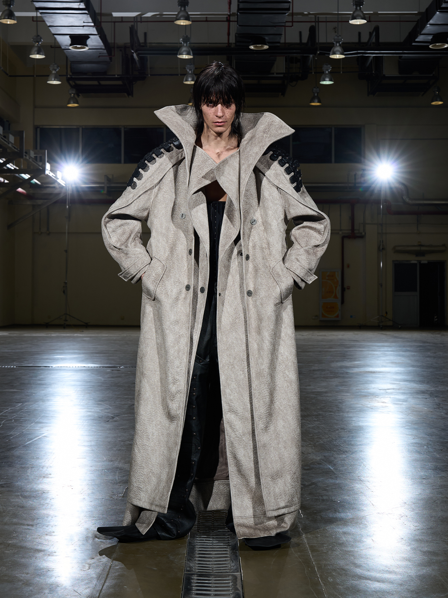 Live Spine System Short Pile Trench Coat