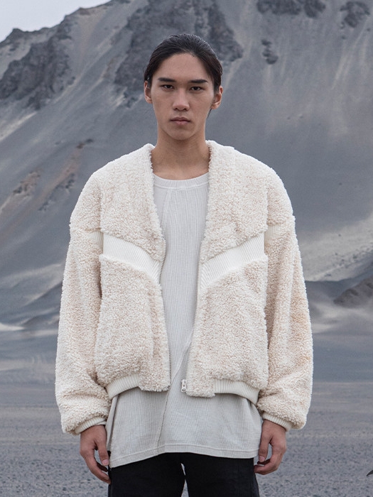 Thorn-Embroidered Boxy Sherpa Jacket