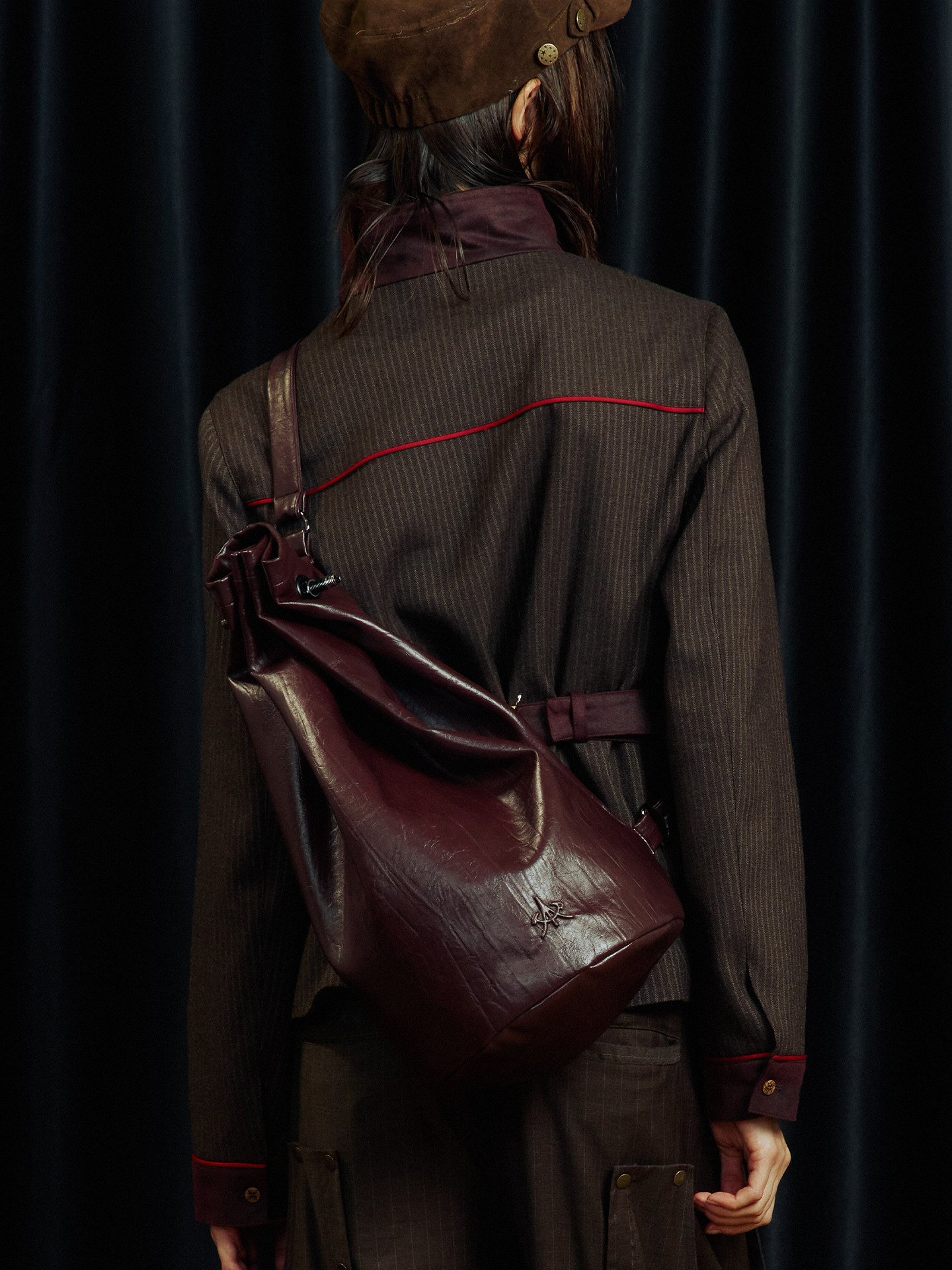 Spiral End Arrow Tube Bag