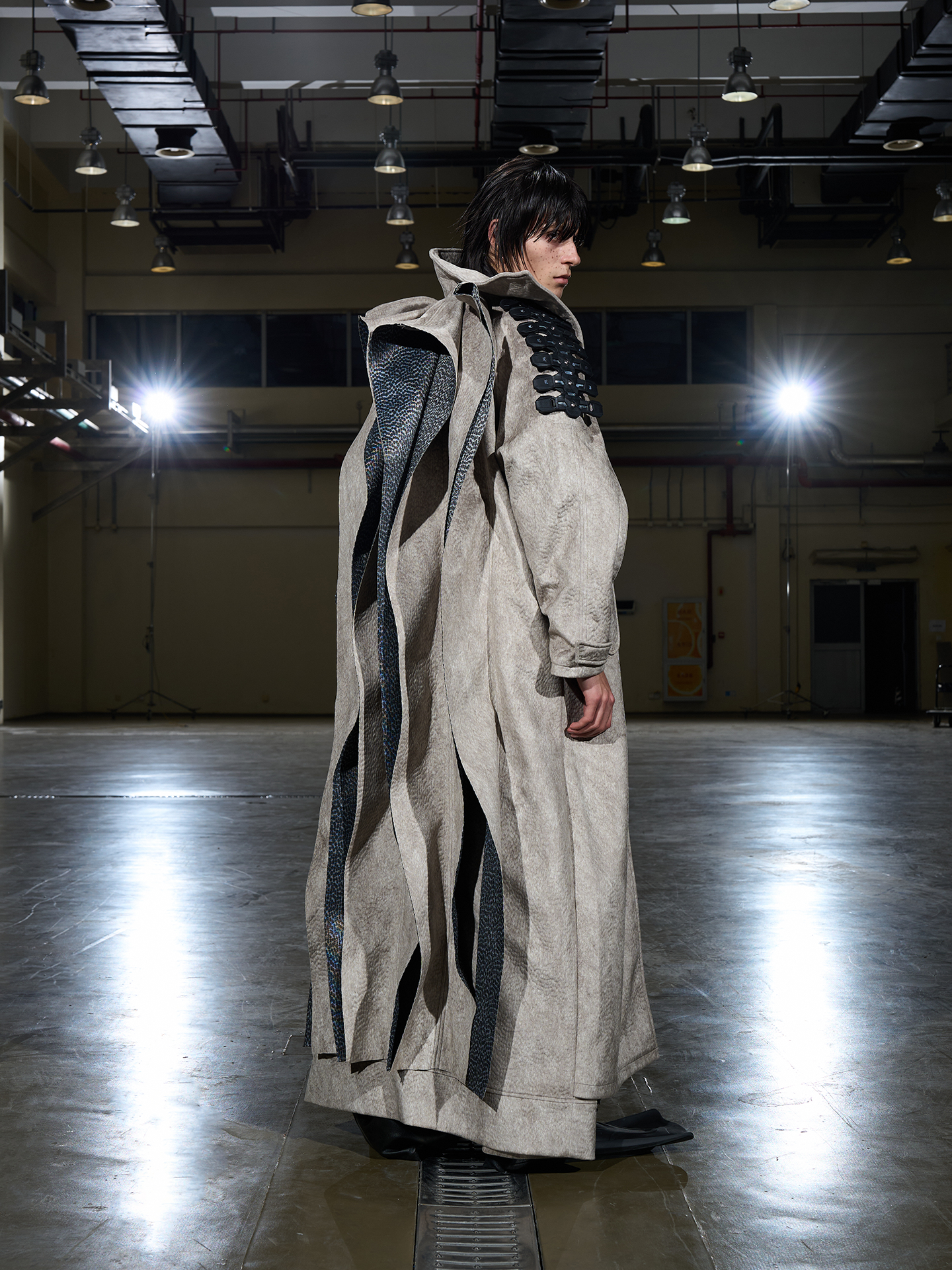Live Spine System Short Pile Trench Coat