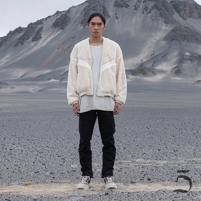 Thorn-Embroidered Boxy Sherpa Jacket