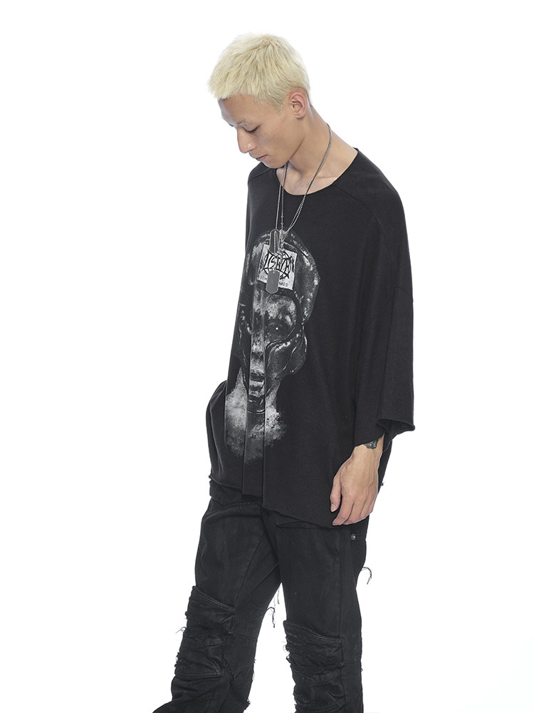 FIGHTGEAR Portrait Graphic Cropped Sleeve Tee