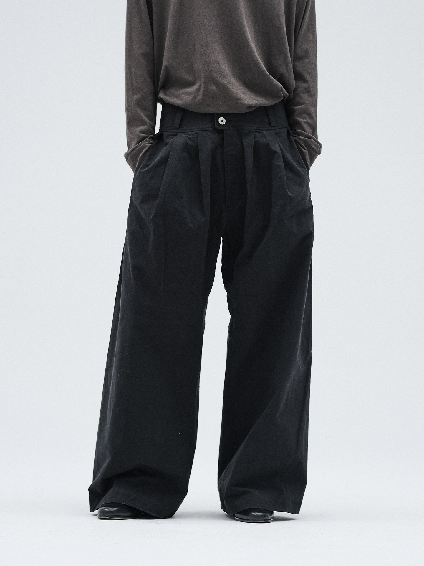 Volume Cut Pants