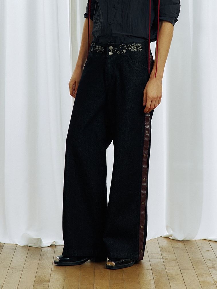 <A Horse Lost To Time> Black Raw Denim Jeans