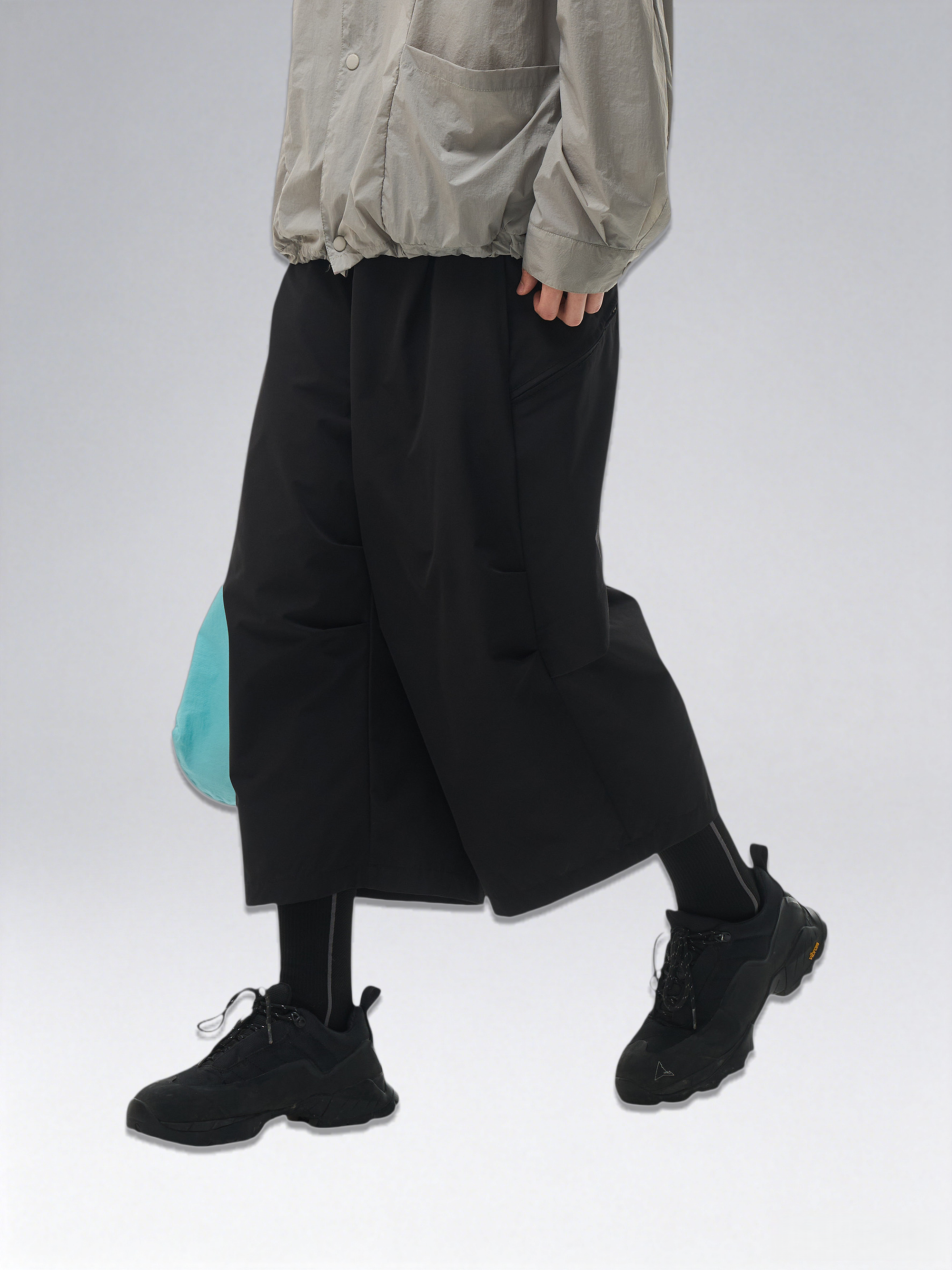 Sorona Woven Pleated Cropped Trousers